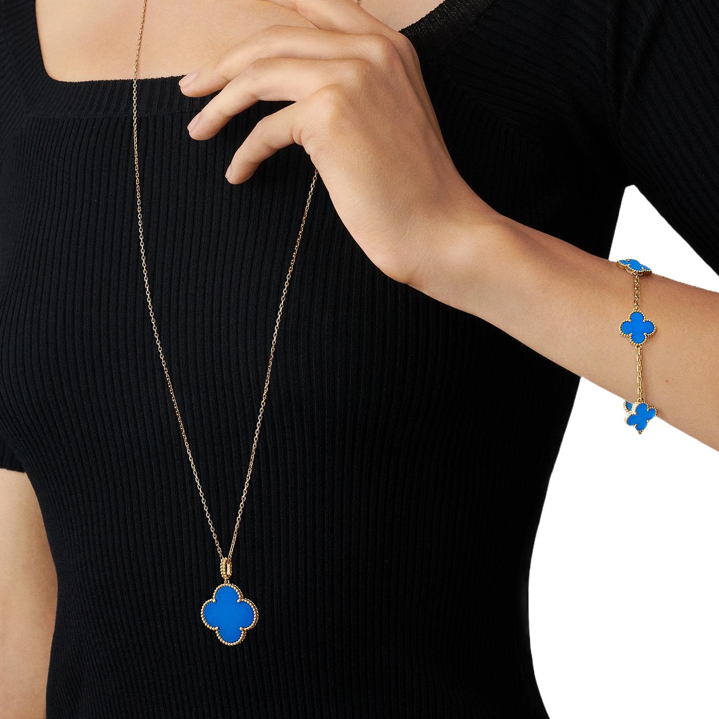 Van Cleef & Arpels Pulsera Alhambra Vintage Ágata Azul 5 Motivos Oro Amarillo 18K en Nuevo estado para la venta en Aventura, FL