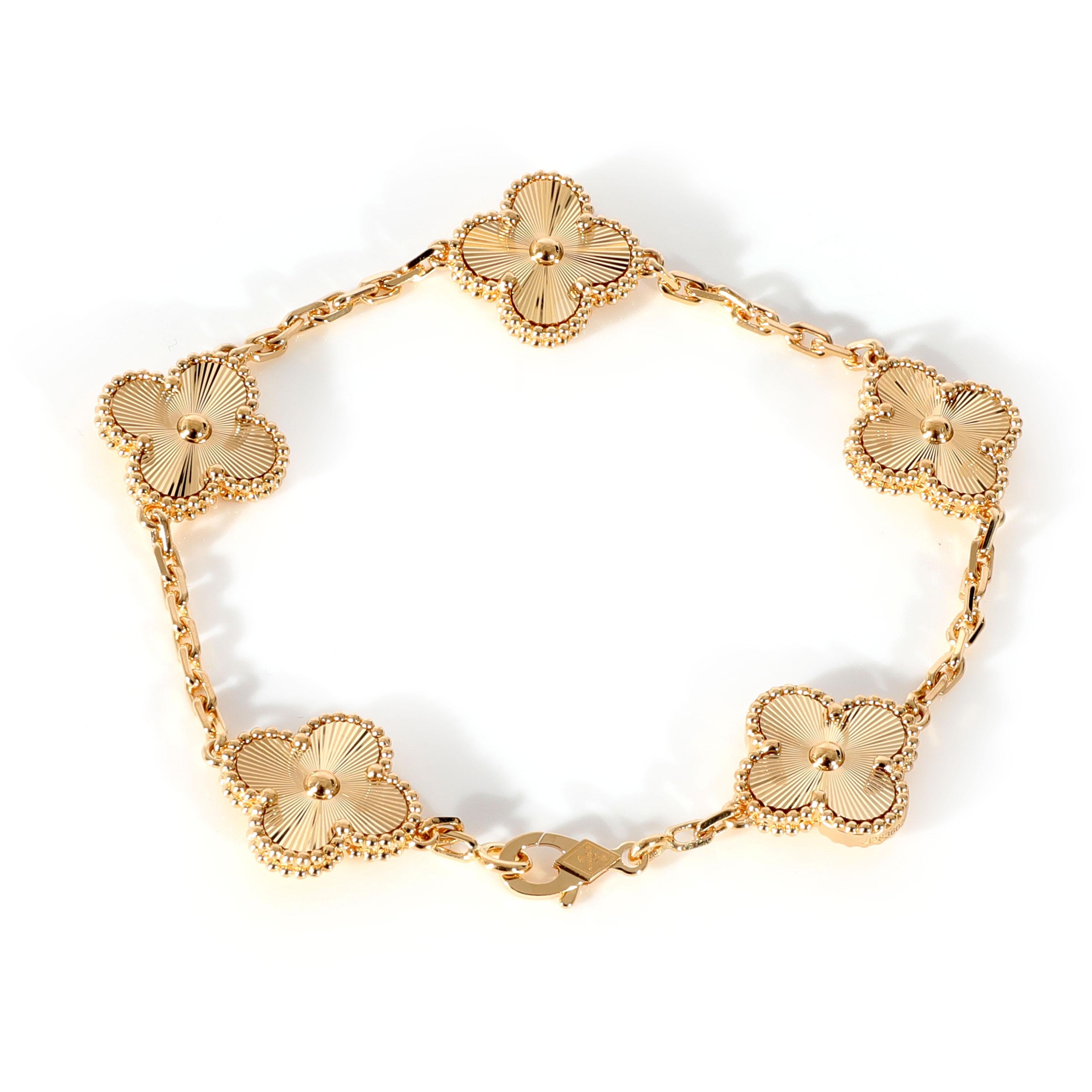 Van Cleef & Arpels Vintage-Alhambra-Armband aus 18k Gelbgold

PRIMÄRE DETAILS
SKU: 128338
Auflistung Titel: Van Cleef & Arpels Vintage Alhambra Armband in 18k Gelbgold
Bedingung Beschreibung: Verkauft für 5650 USD. In ausgezeichnetem Zustand und vor