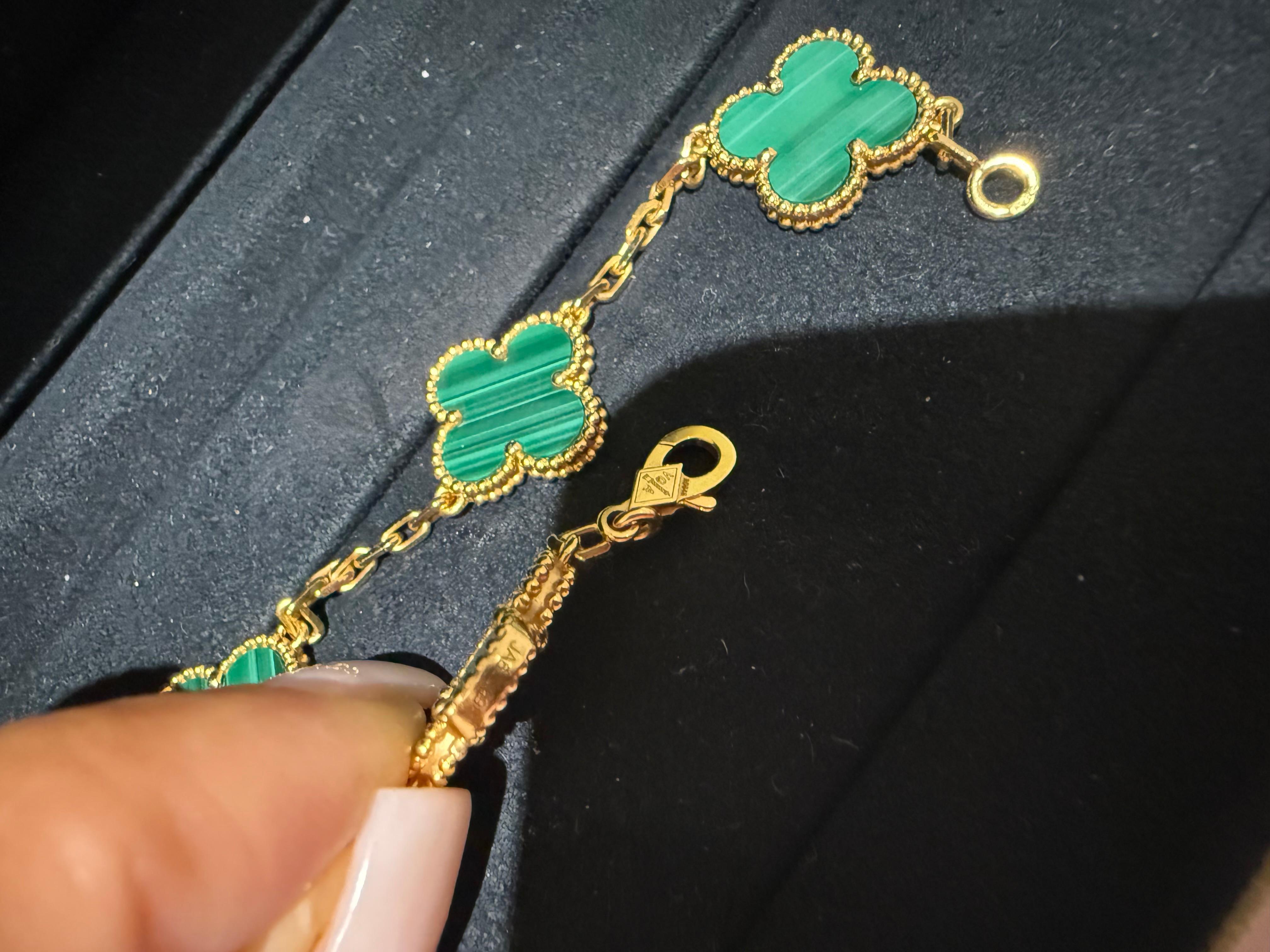 Van Cleef & Arpels Vintage Alhambra-Armband aus Malachit im Zustand „Hervorragend“ im Angebot in London, England