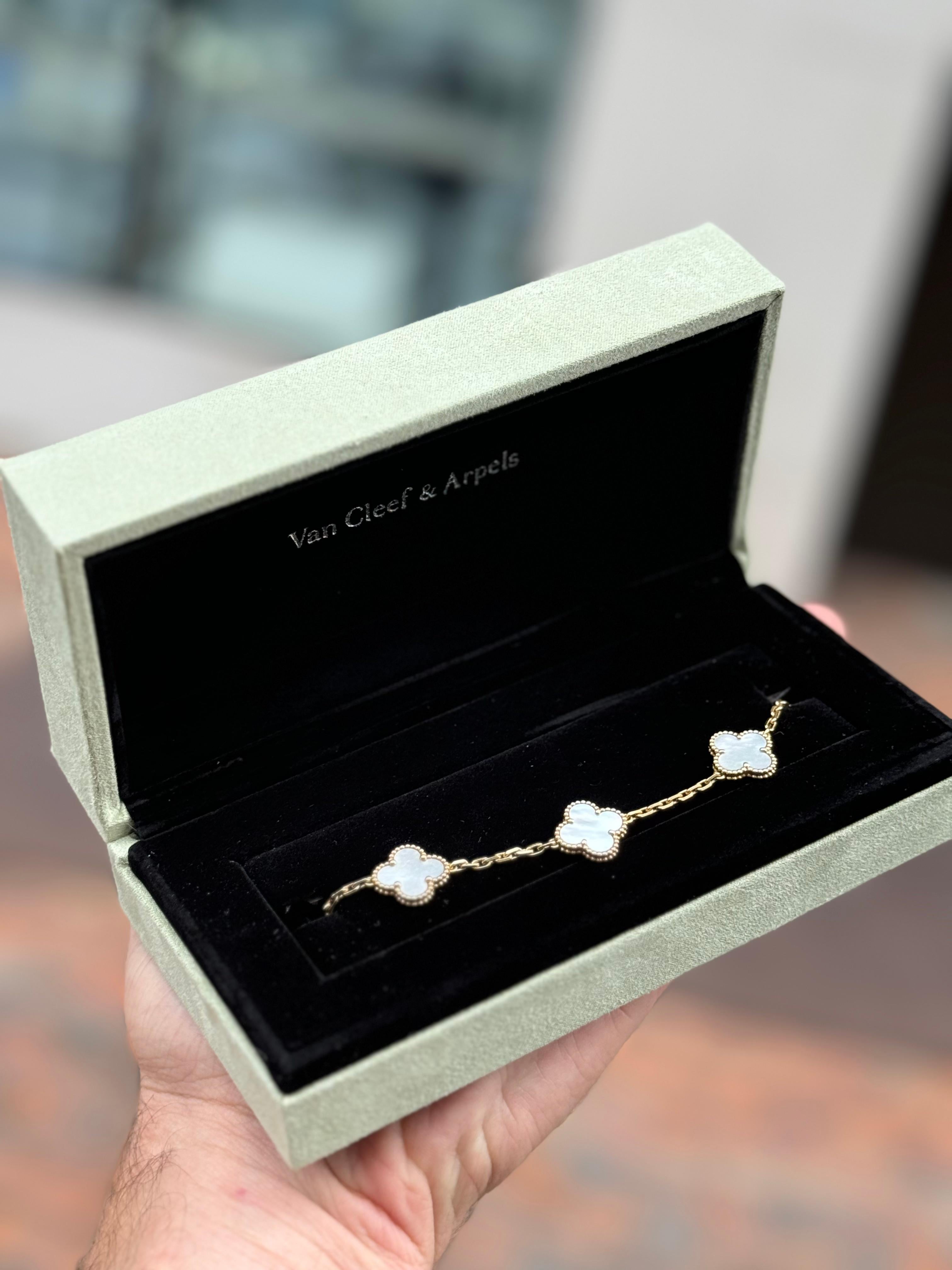 Mixed Cut Van Cleef & Arpels Vintage Alhambra Bracelet Mother Of Pearl Yellow Gold 18k