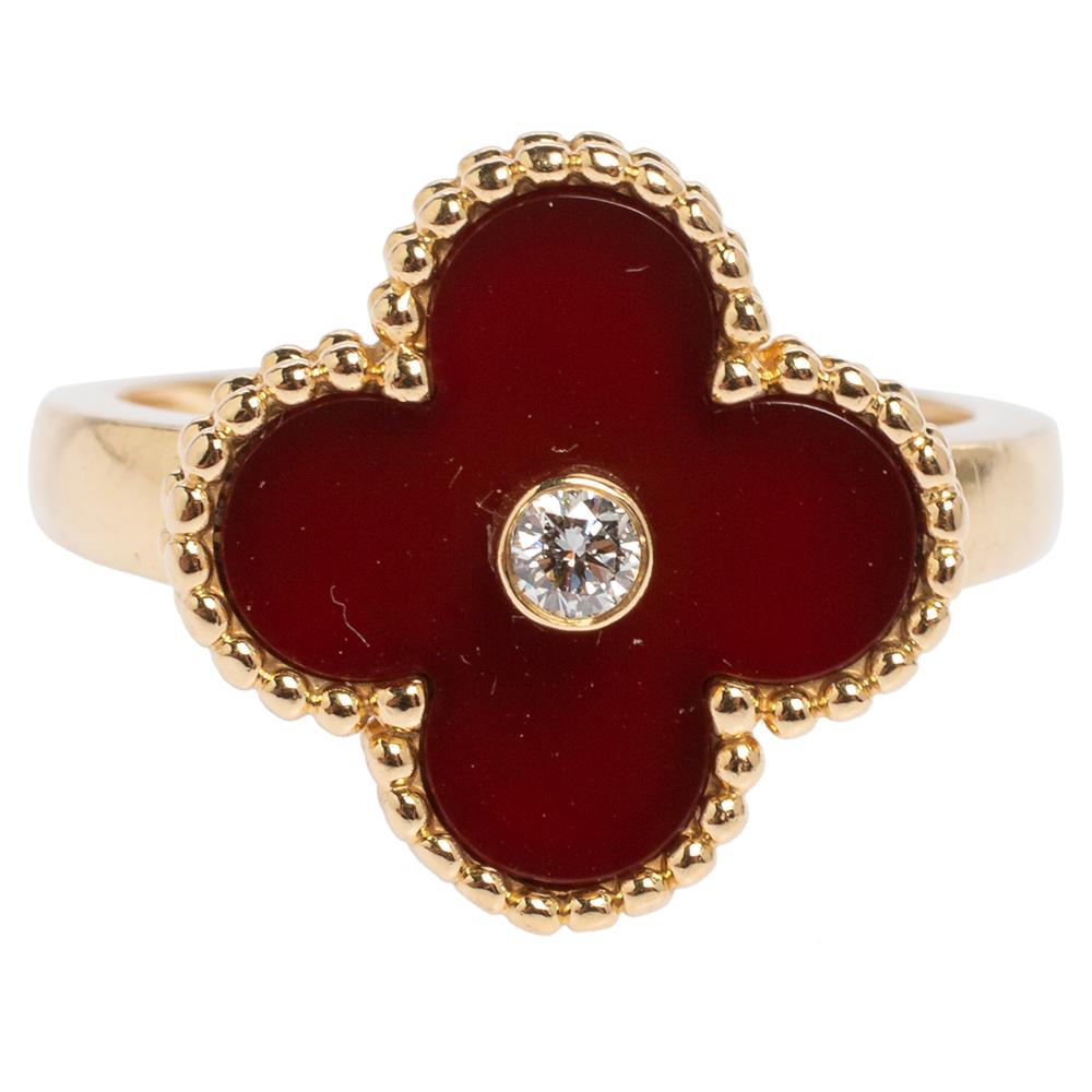 The Alhambra creations from Van Cleef & Arpels have been bringing classic style to women around the world since 2007, and to this day, they are highly coveted. On the shank sits a beautiful cloverleaf motif, inlaid with carnelian featuring a single
