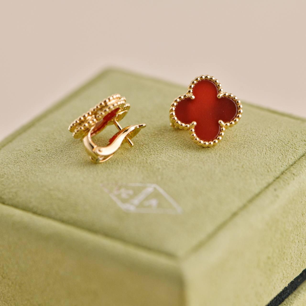 Women's or Men's Van Cleef & Arpels Vintage Alhambra Carnelian 18K Yellow Gold Earrings