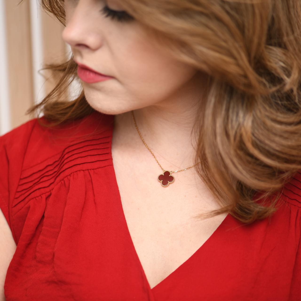 Uncut Van Cleef & Arpels Vintage Alhambra Carnelian 18k Yellow Gold Pendant For Sale