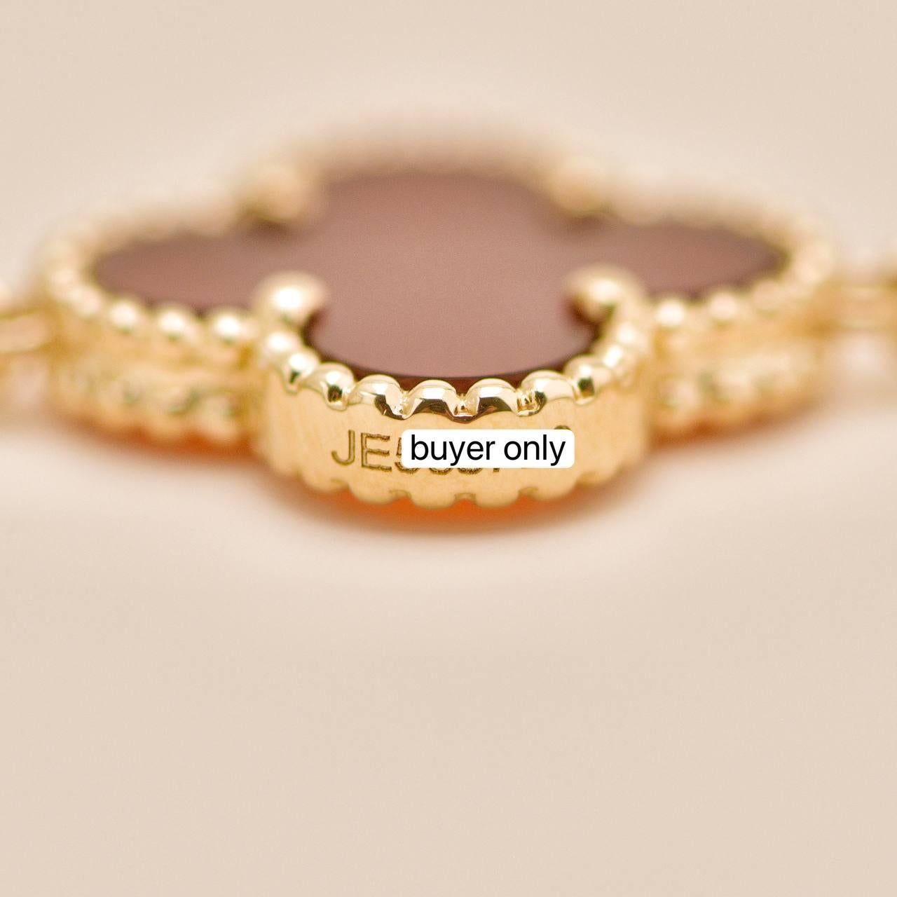 Van Cleef & Arpels Vintage Alhambra Karneol 5 Motiv Armband 18K Gelbgold (Ungeschliffen) im Angebot