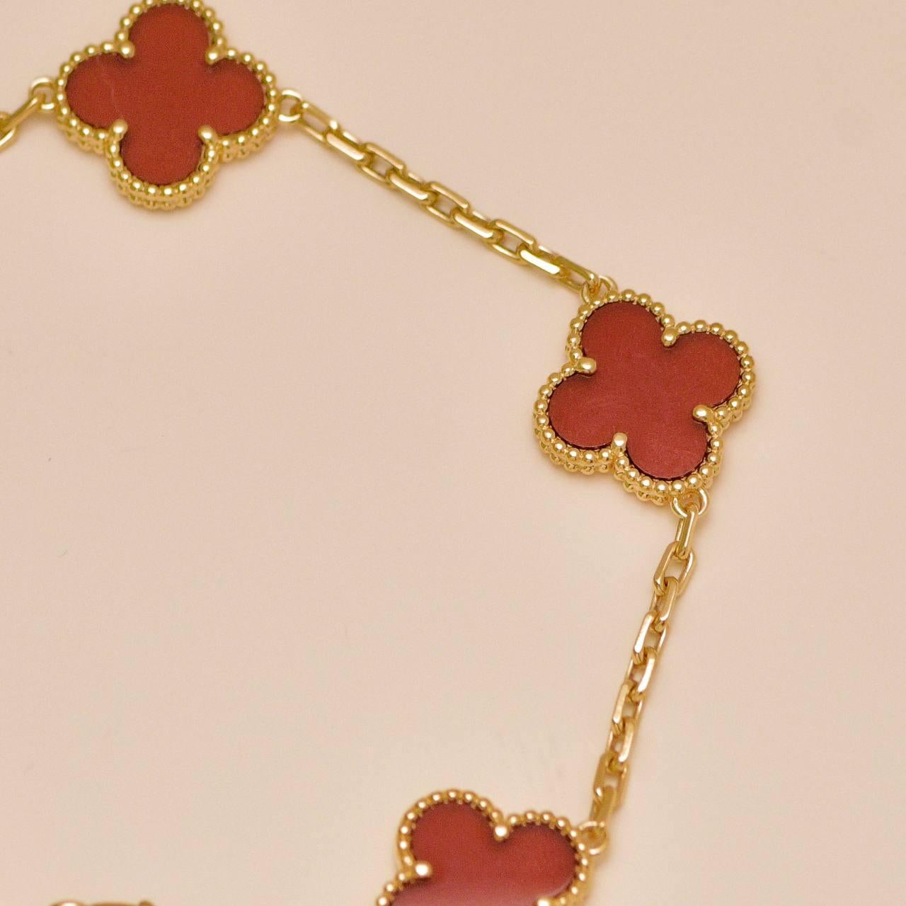 Van Cleef & Arpels Vintage Alhambra Karneol 5 Motiv Armband 18K Gelbgold im Angebot 1