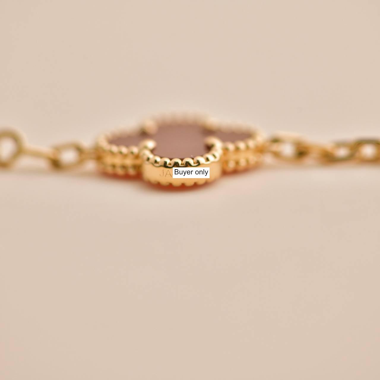 Van Cleef & Arpels Bracelet vintage Alhambra en or jaune et cornaline 2