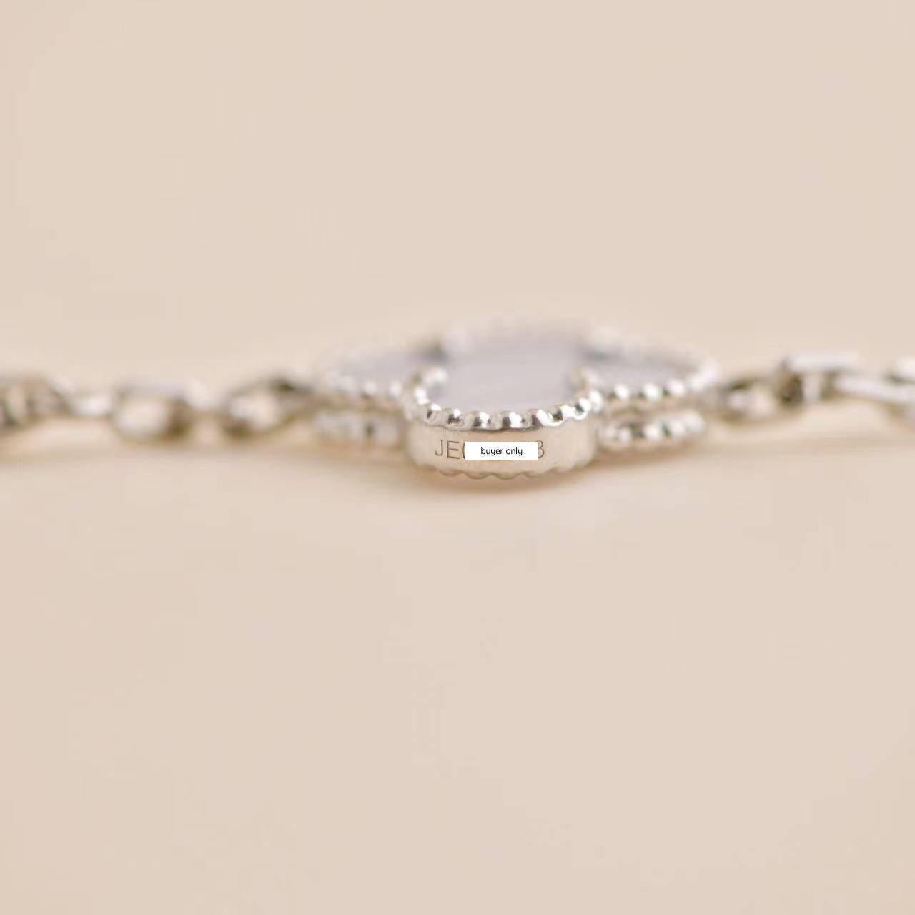 Van Cleef & Arpels Vintage Alhambra Chalcedony 18K White Gold Bracelet For Sale 1