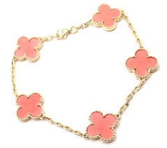 Van Cleef & Arpels Bracelet vintage Alhambra en or jaune et corail