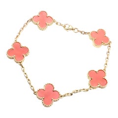 Van Cleef & Arpels Vintage Alhambra Coral Bracelet en or jaune