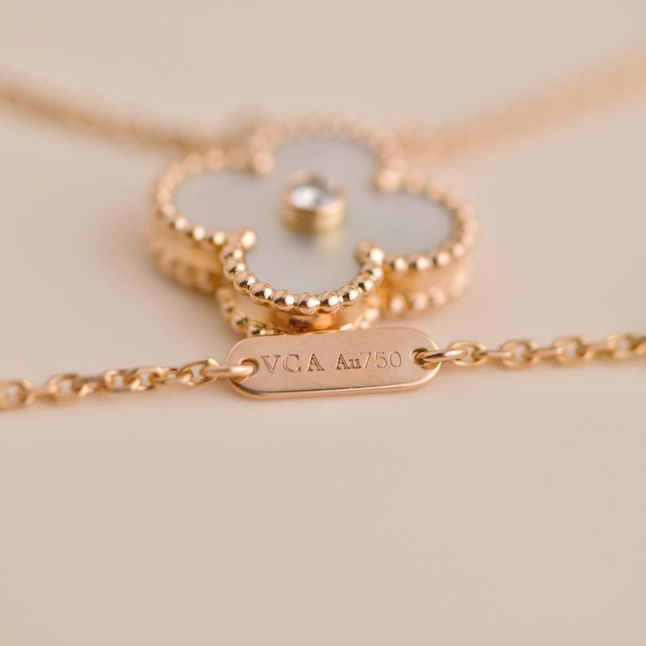 Van Cleef & Arpels Collier pendentif Vintage Alhambra 2012 Holiday Diamond MOP 1