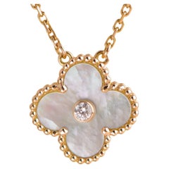 Van Cleef & Arpels Collier pendentif Vintage Alhambra 2012 Holiday Diamond MOP