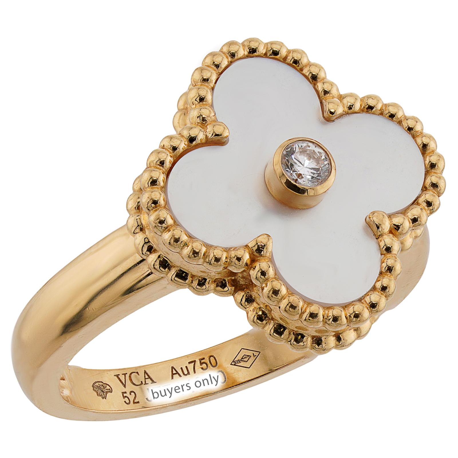 VAN CLEEF & ARPELS Vintage Alhambra Anillo de oro con diamantes y nácar 52 papeles en venta 1