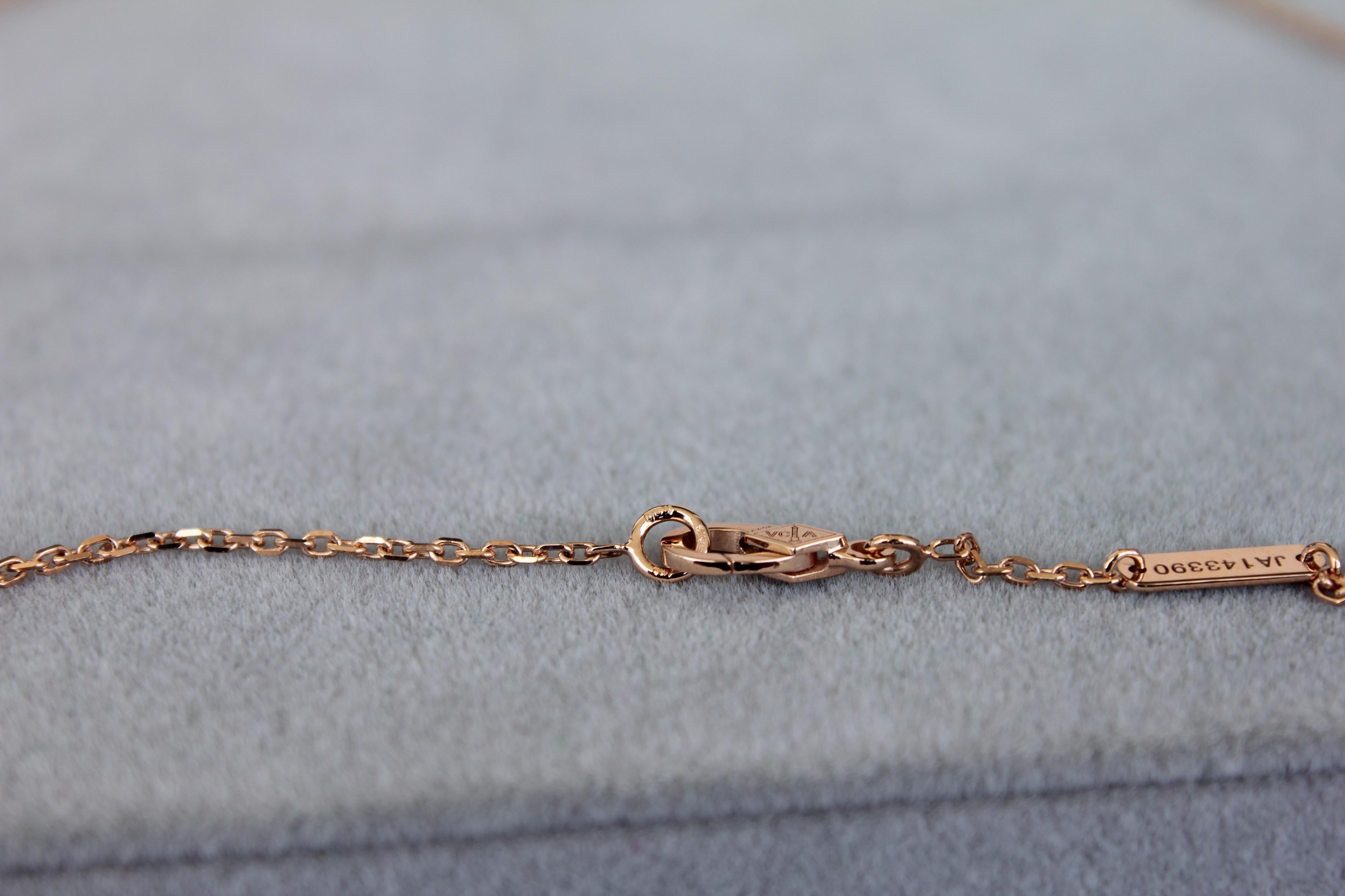 Van Cleef & Arpels Vintage Alhambra Diamant-Halskette aus 18 Karat Roségold mit Anhänger 8