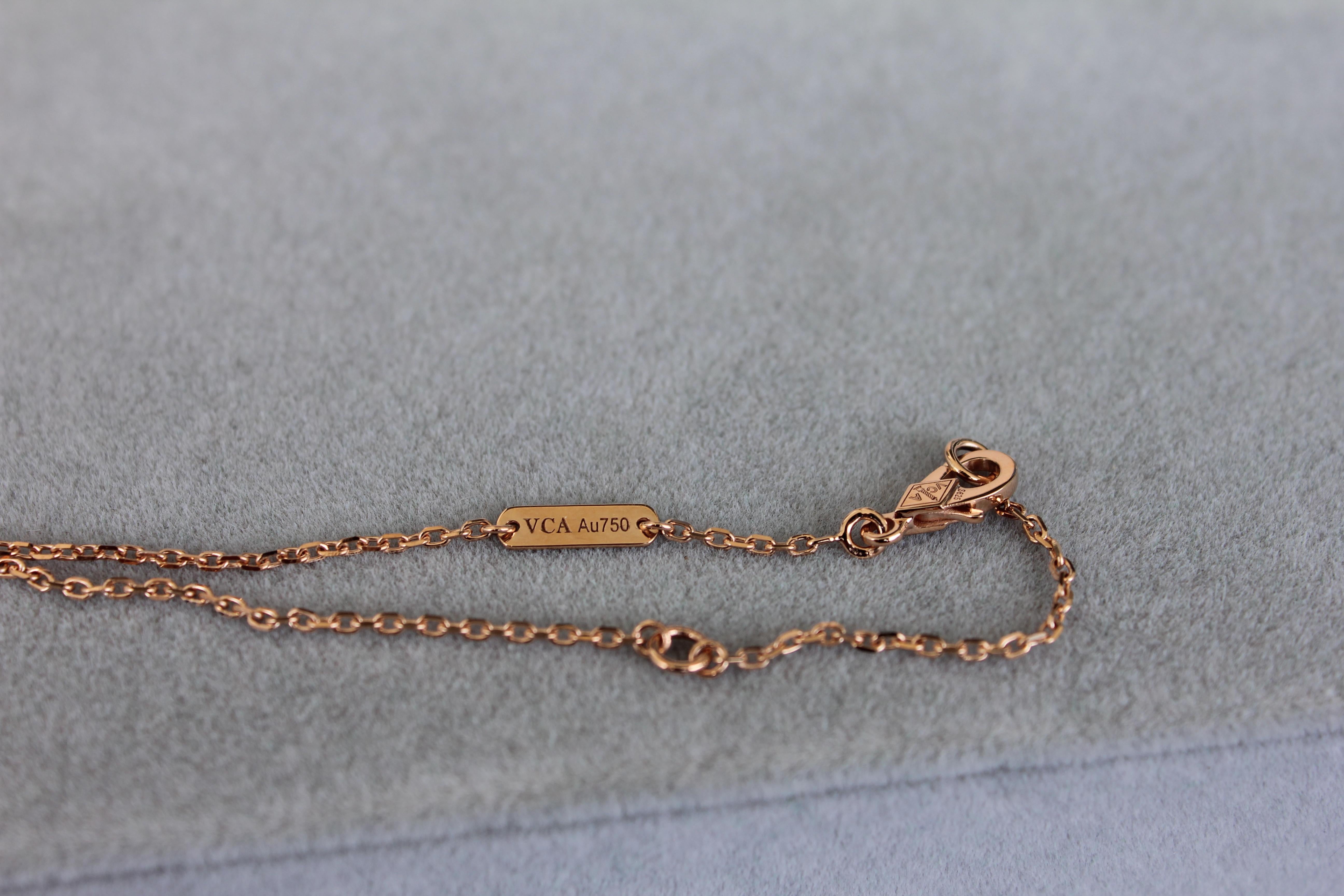 Van Cleef & Arpels Vintage Alhambra Diamant-Halskette aus 18 Karat Roségold mit Anhänger 3