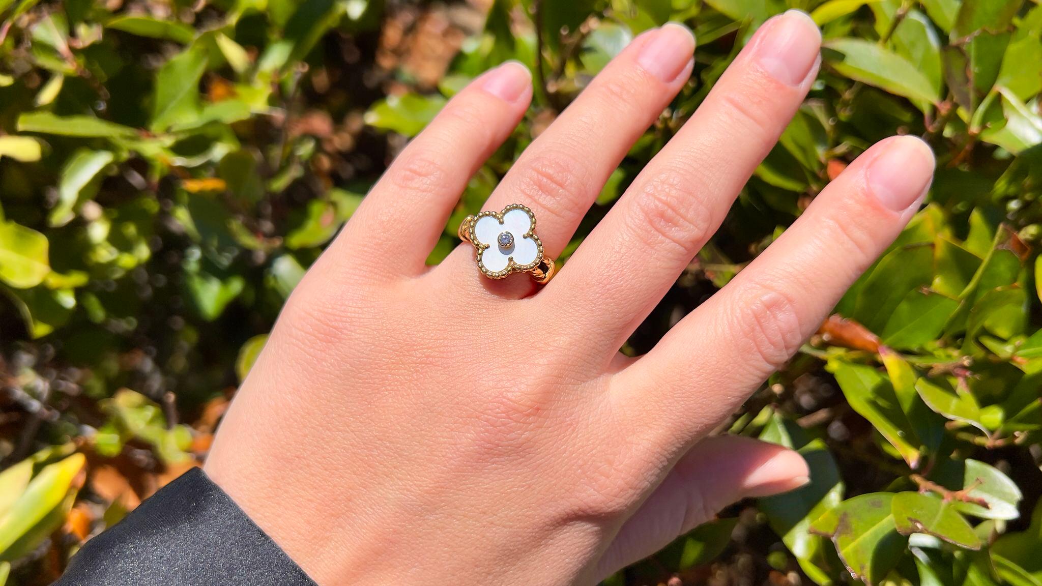 Brand: Van Cleef & Arpels
Collection: Vintage Alhambra
It comes with the Original Box and Authenticity Certificate by GIA GG/AJP
Round Brilliant Cut Diamond
( Color: F, Clarity: VS ) 
Metal: 18K Yellow Gold
Original Ring Size: 5.25 US
