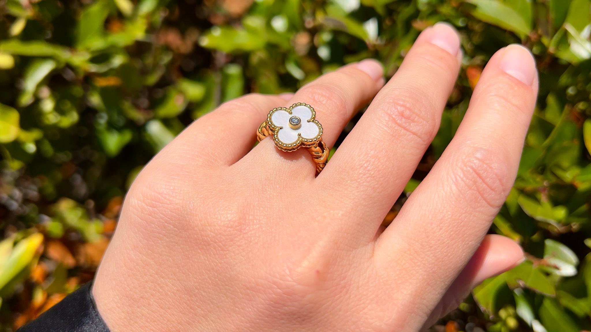 Round Cut Van Cleef & Arpels Vintage Alhambra Diamond Ring Mother-Of-Pearl Original Box