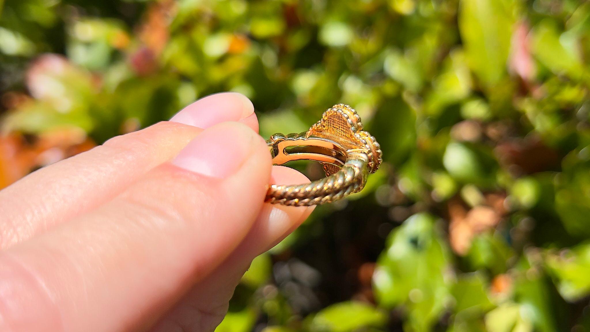 Van Cleef & Arpels Vintage Alhambra Diamond Ring Mother-Of-Pearl Original Box In Excellent Condition In Aliso Viejo, CA