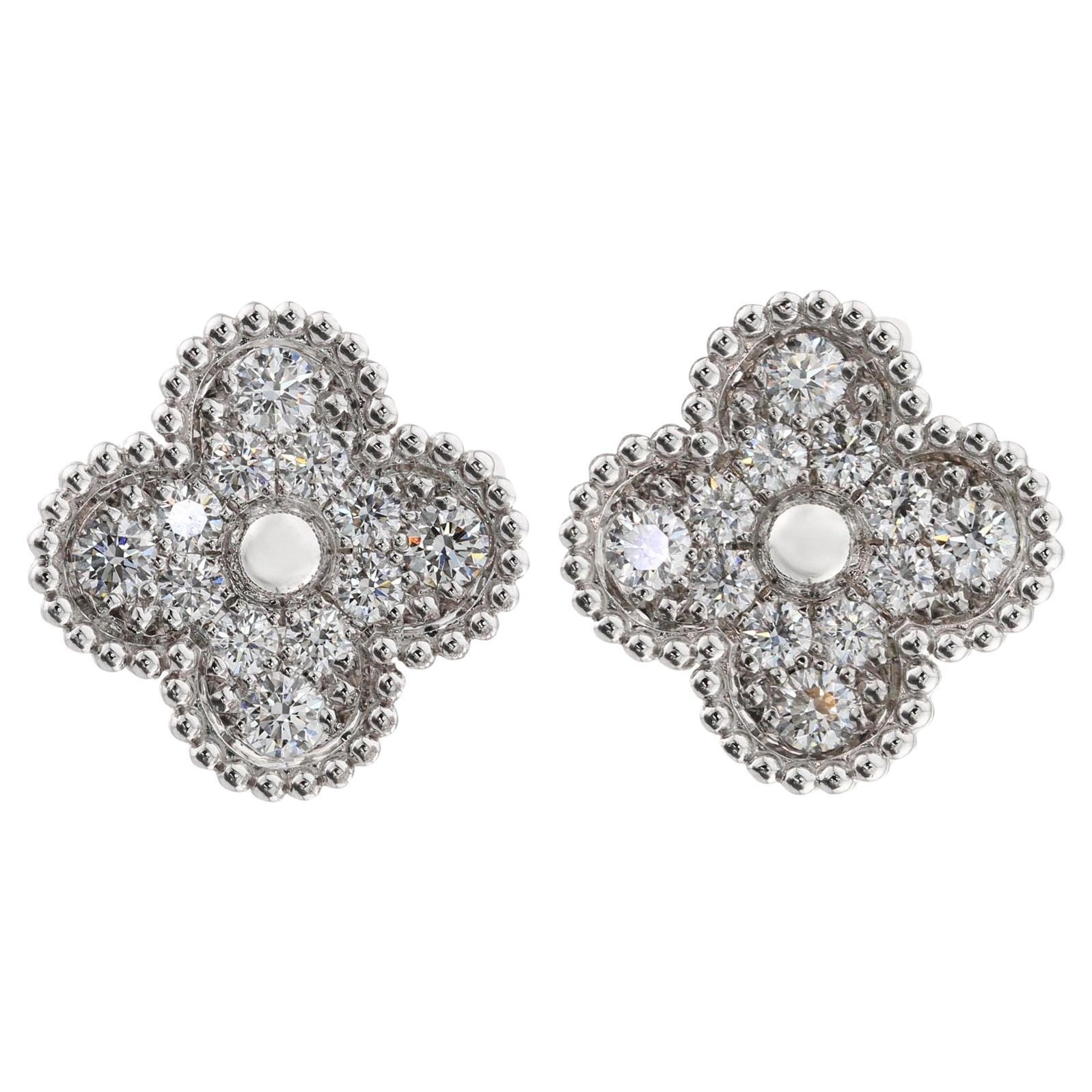 VAN CLEEF & ARPELS Boucles d'oreilles vintage Alhambra en or blanc et diamants avec boîte et papiers d'origine  en vente