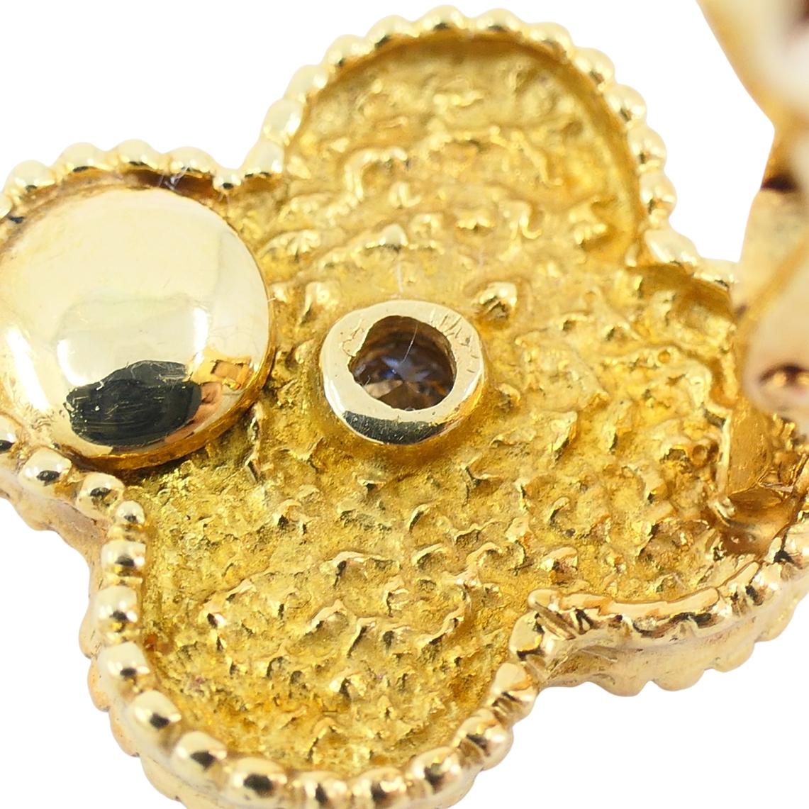 Van Cleef & Arpels Pendientes Vintage Alhambra Oro Diamante en venta 3