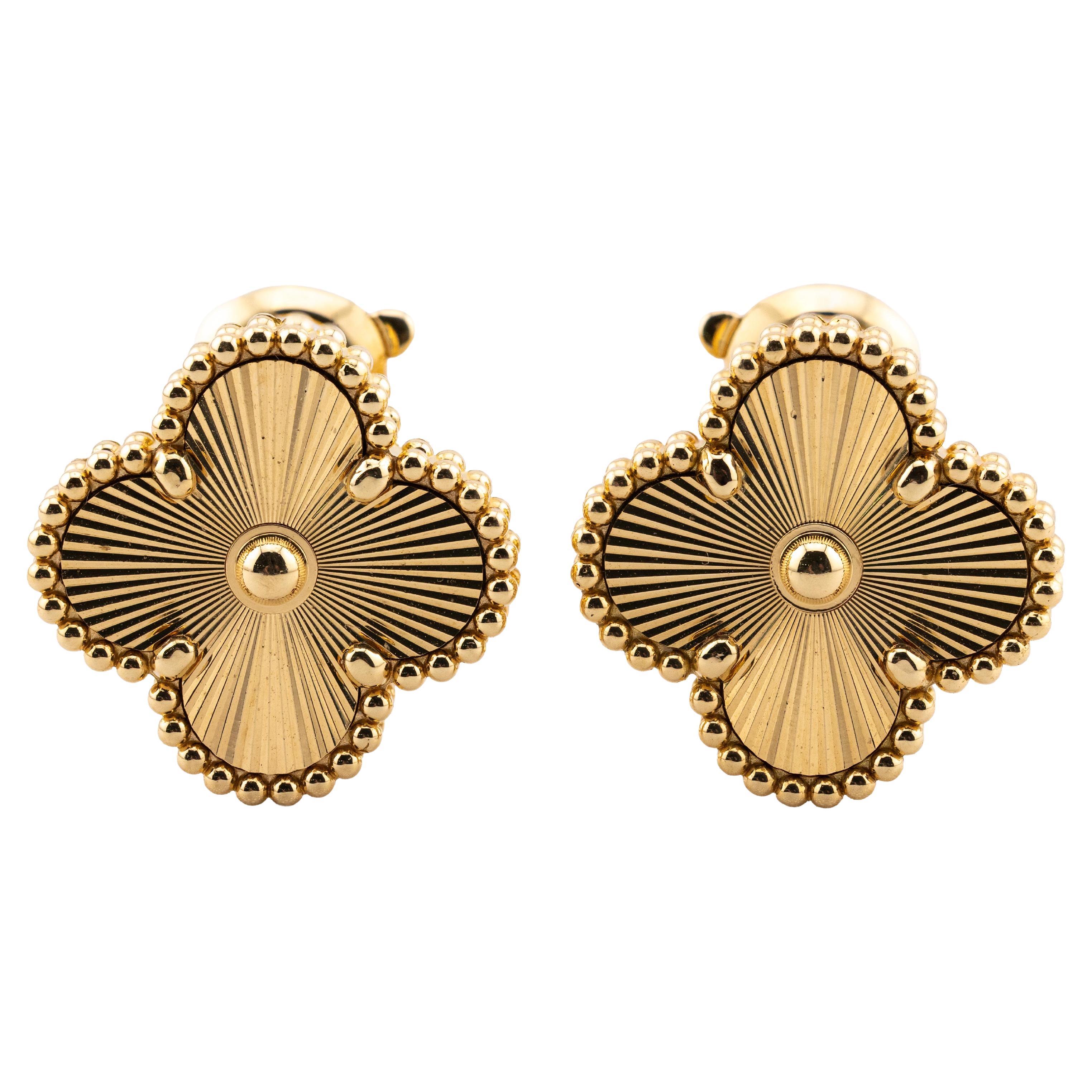 Van Cleef & Arpels Boucles d'oreilles Vintage Alhambra en or jaune 18 carats