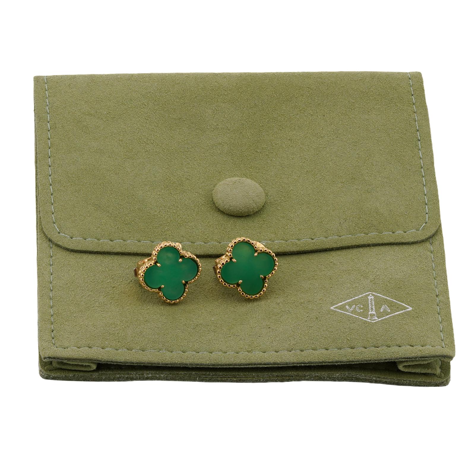 Mixed Cut VAN CLEEF & ARPELS Vintage Alhambra Green Chrysoprase 18k Yellow Gold Earrings