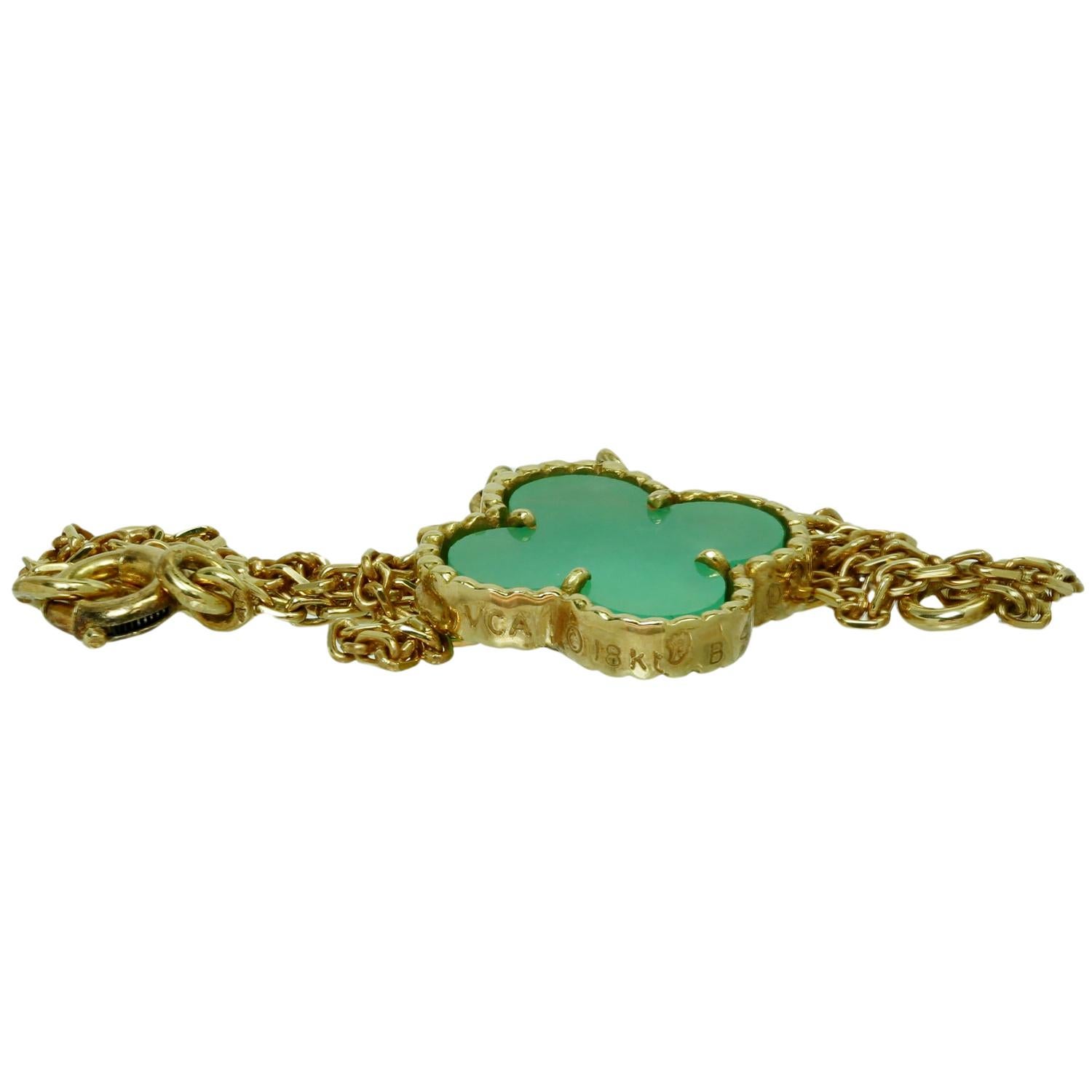 Women's VAN CLEEF & ARPELS Vintage Alhambra Green Chrysoprase Yellow Gold Necklace