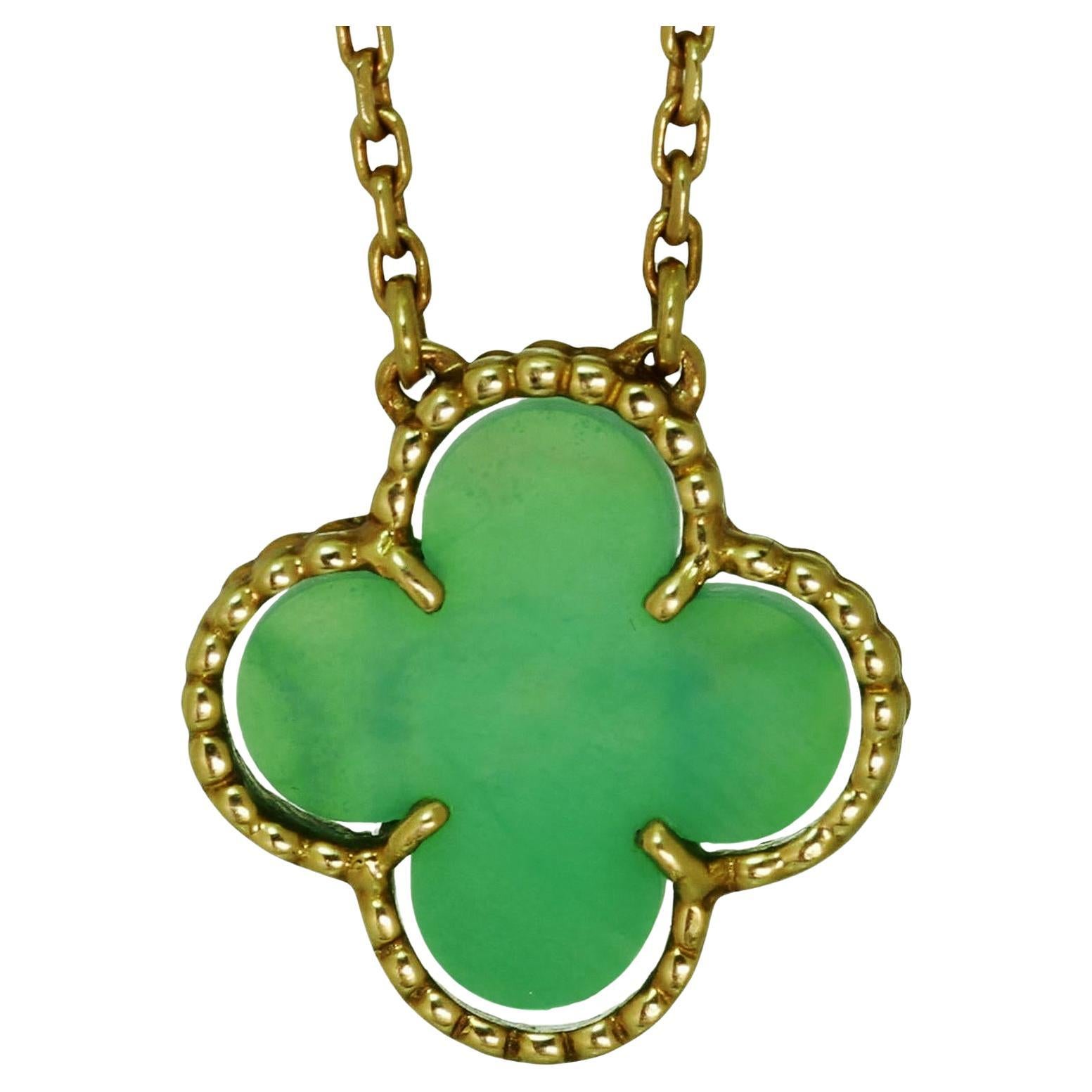 VAN CLEEF & ARPELS Vintage Alhambra Green Chrysoprase Yellow Gold Necklace