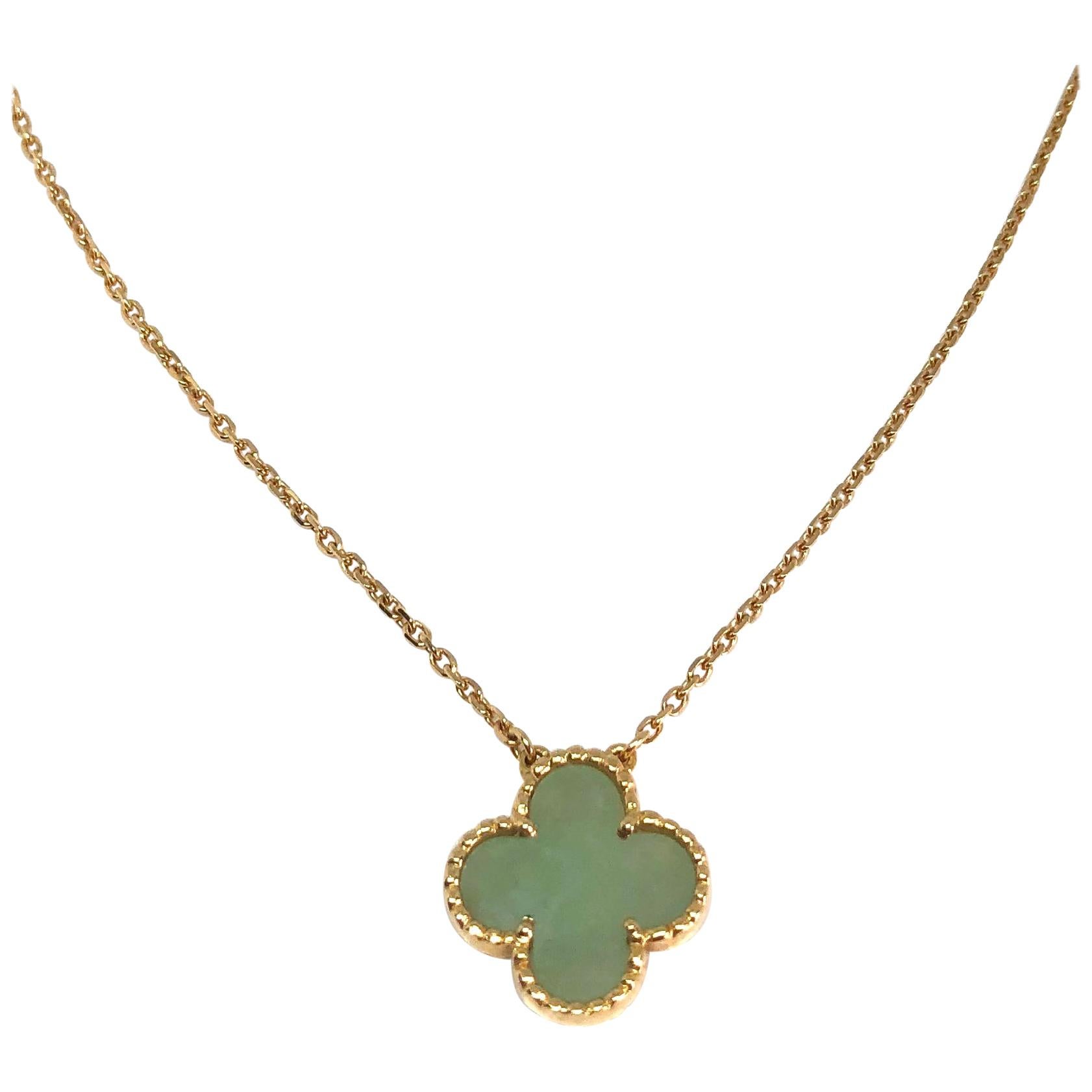 Van Cleef & Arpels Vintage Alhambra Green Jade 18 Karat Yellow Gold Necklace