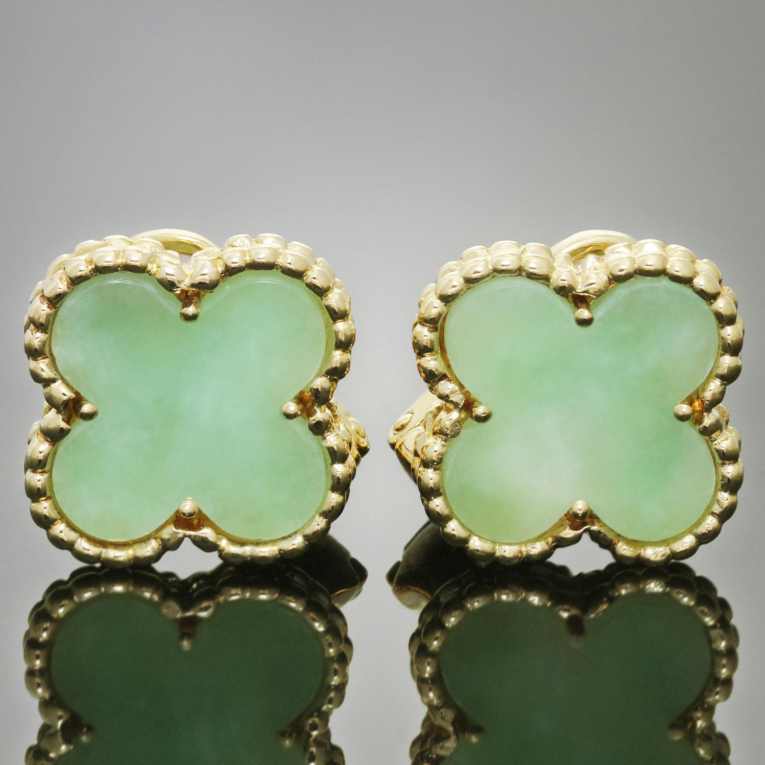 Van Cleef & Arpels Vintage Alhambra Green Jade Yellow Gold Earrings In Excellent Condition In New York, NY