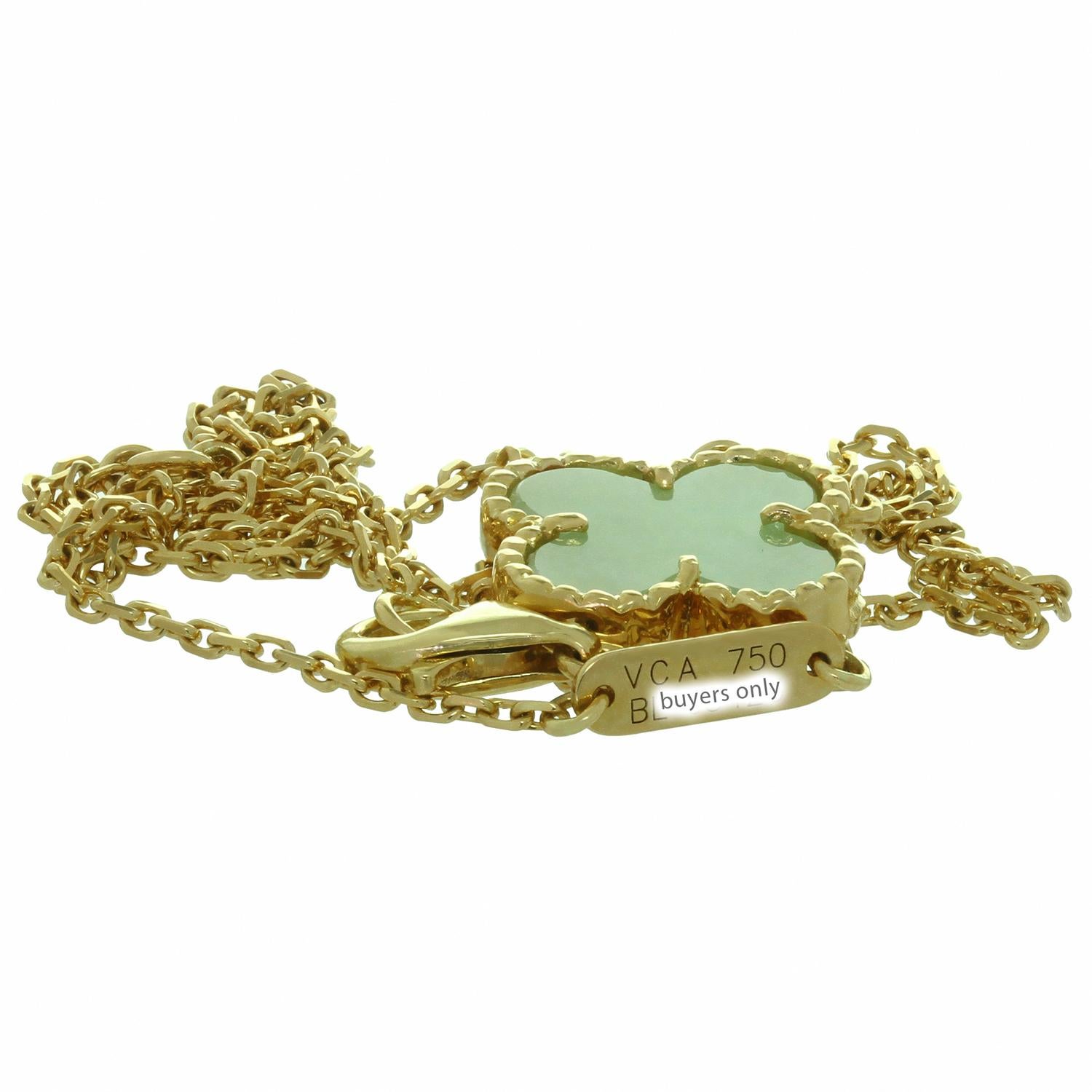Van Cleef & Arpels Vintage Alhambra Green Jade Yellow Gold Pendant Necklace In Excellent Condition In New York, NY