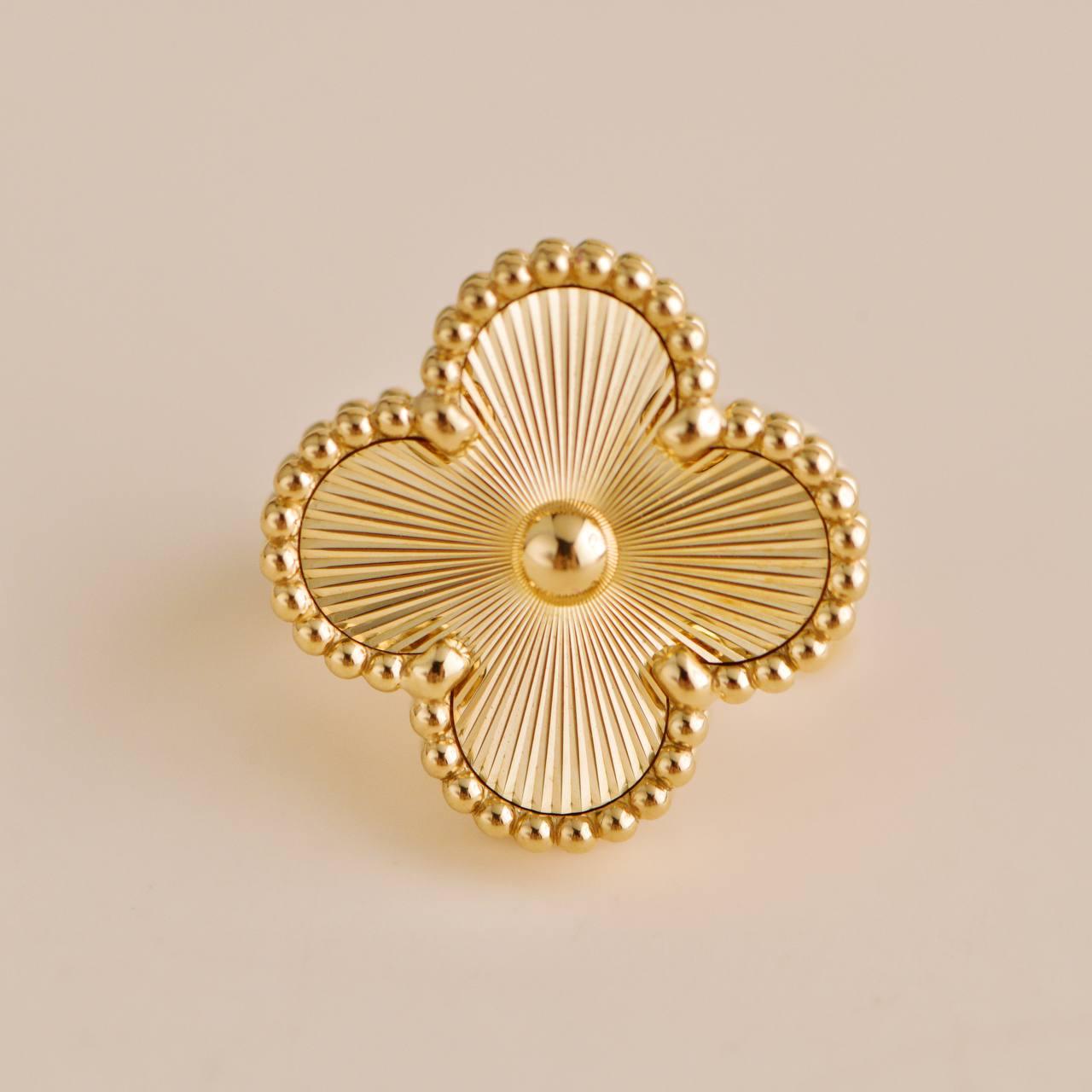 Van Cleef & Arpels Vintage Alhambra Guilloché 18K yellow gold Earring 1