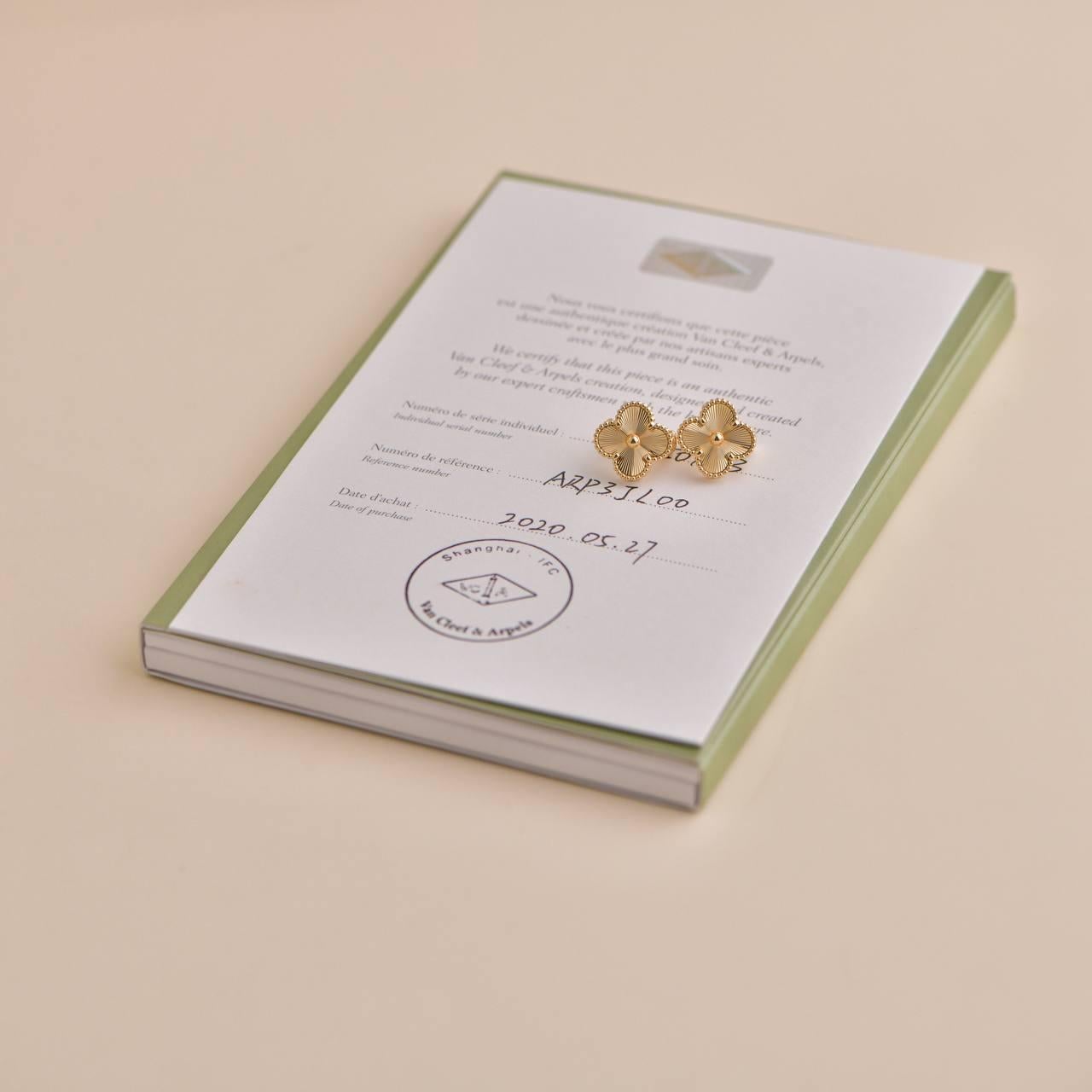 Van Cleef & Arpels Vintage Alhambra Guilloché 18K yellow gold Earrings In Excellent Condition In Banbury, GB