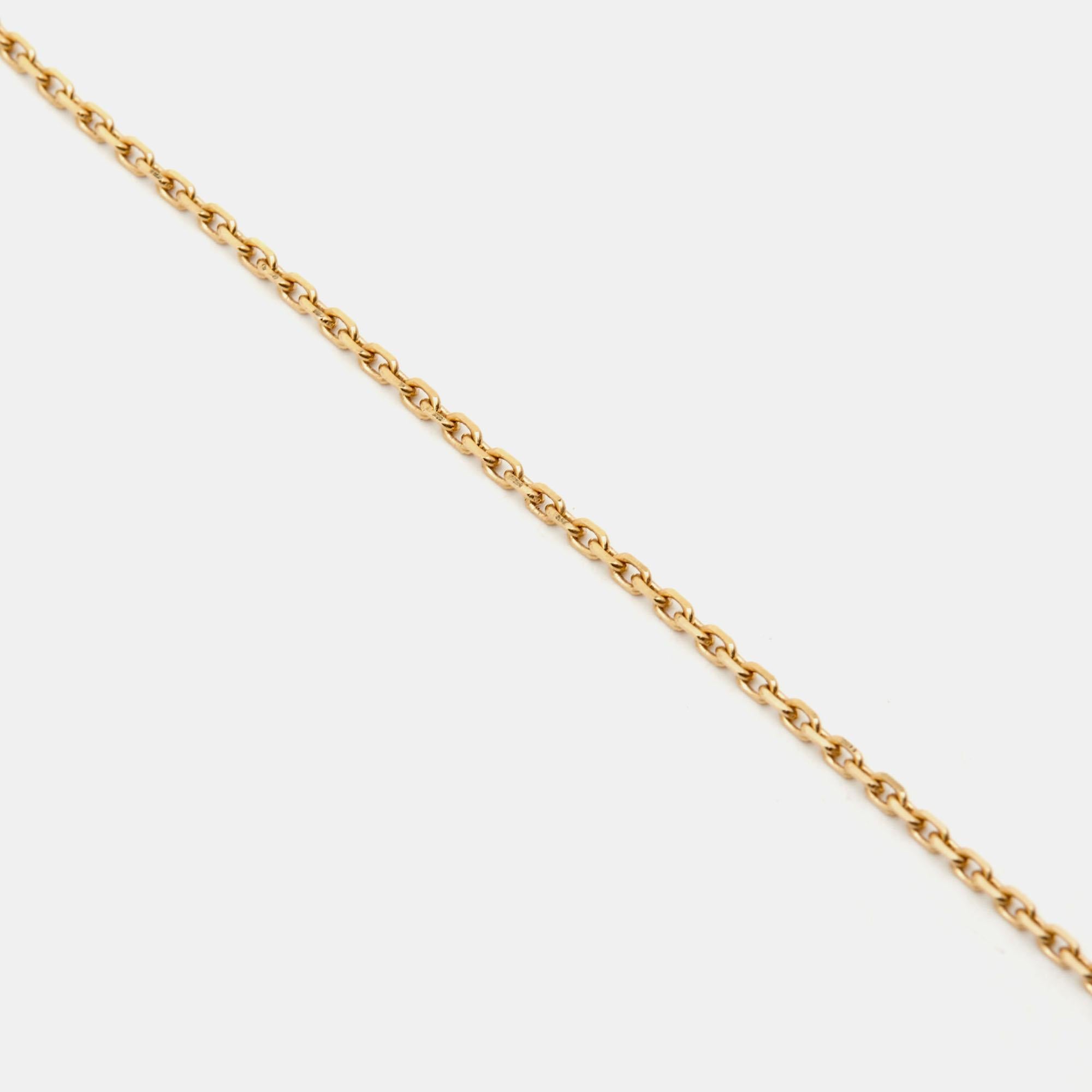 Van Cleef & Arpels Vintage Alhambra Guilloche 18k Yellow Gold Necklace In Excellent Condition In Dubai, Al Qouz 2