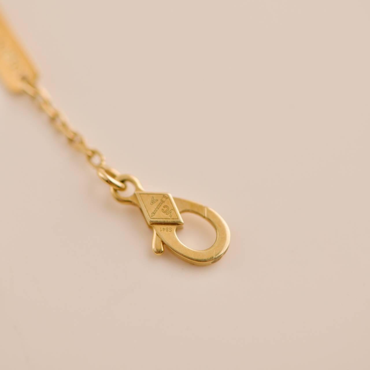 Women's or Men's Van Cleef & Arpels Vintage Alhambra Guilloché 18K yellow gold Pendant Necklace For Sale