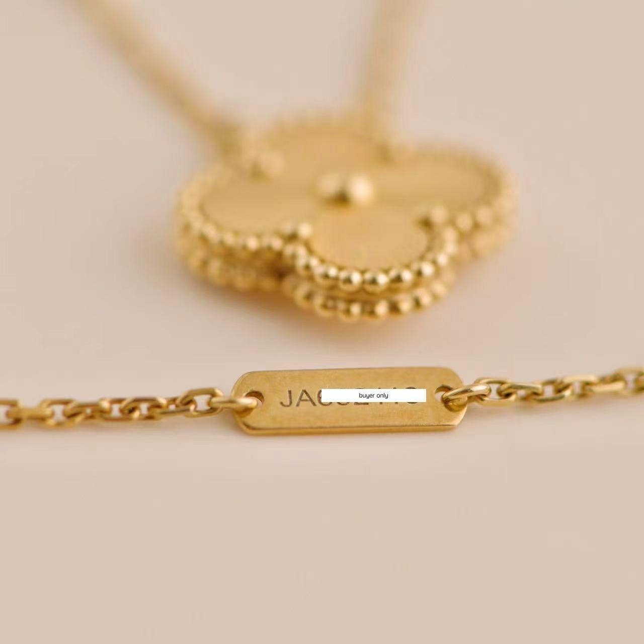 Van Cleef & Arpels Vintage Alhambra Guilloché 18K yellow gold Pendant Necklace In Excellent Condition In Banbury, GB