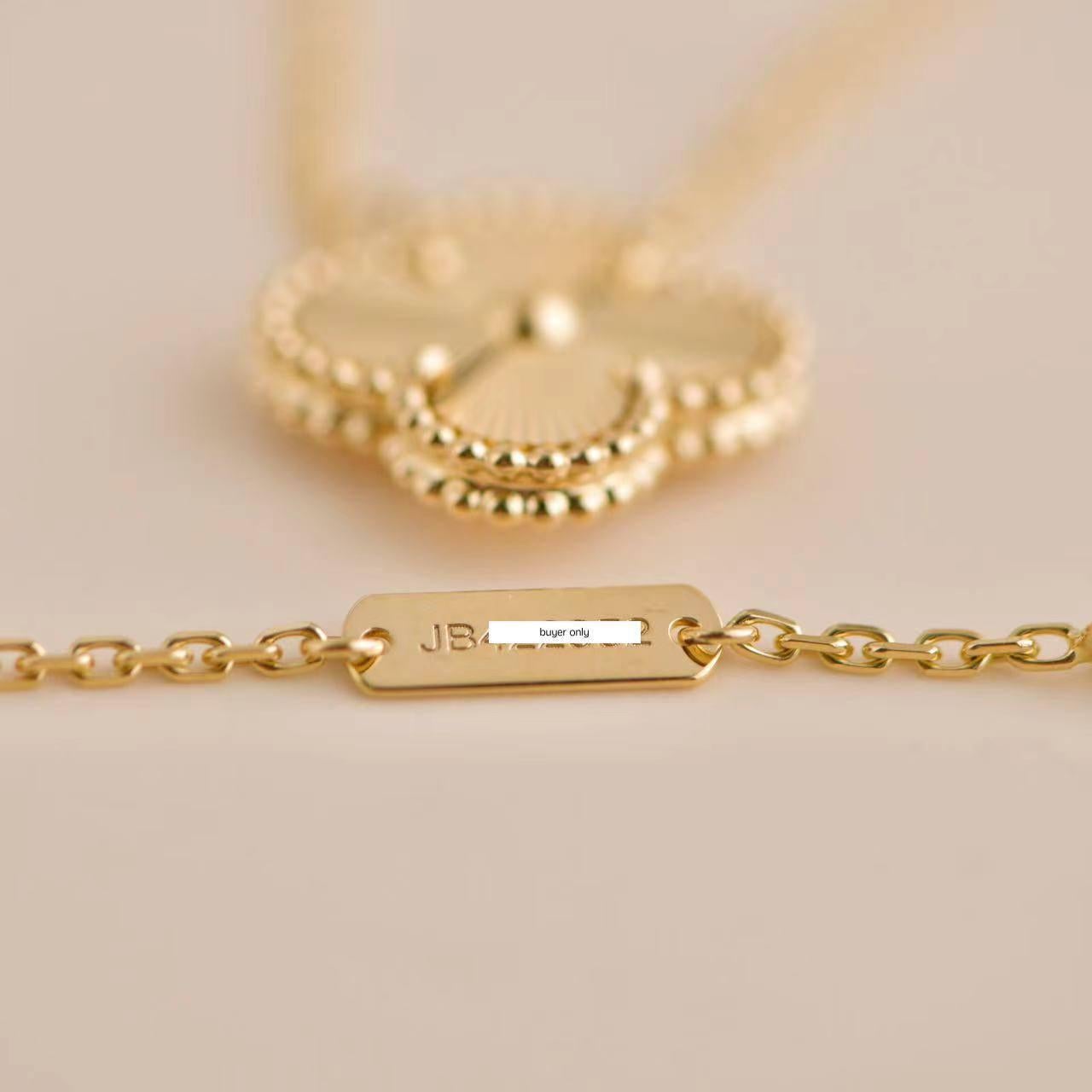 Van Cleef & Arpels Vintage Alhambra Guilloché 18K yellow gold Pendant Necklace For Sale 3