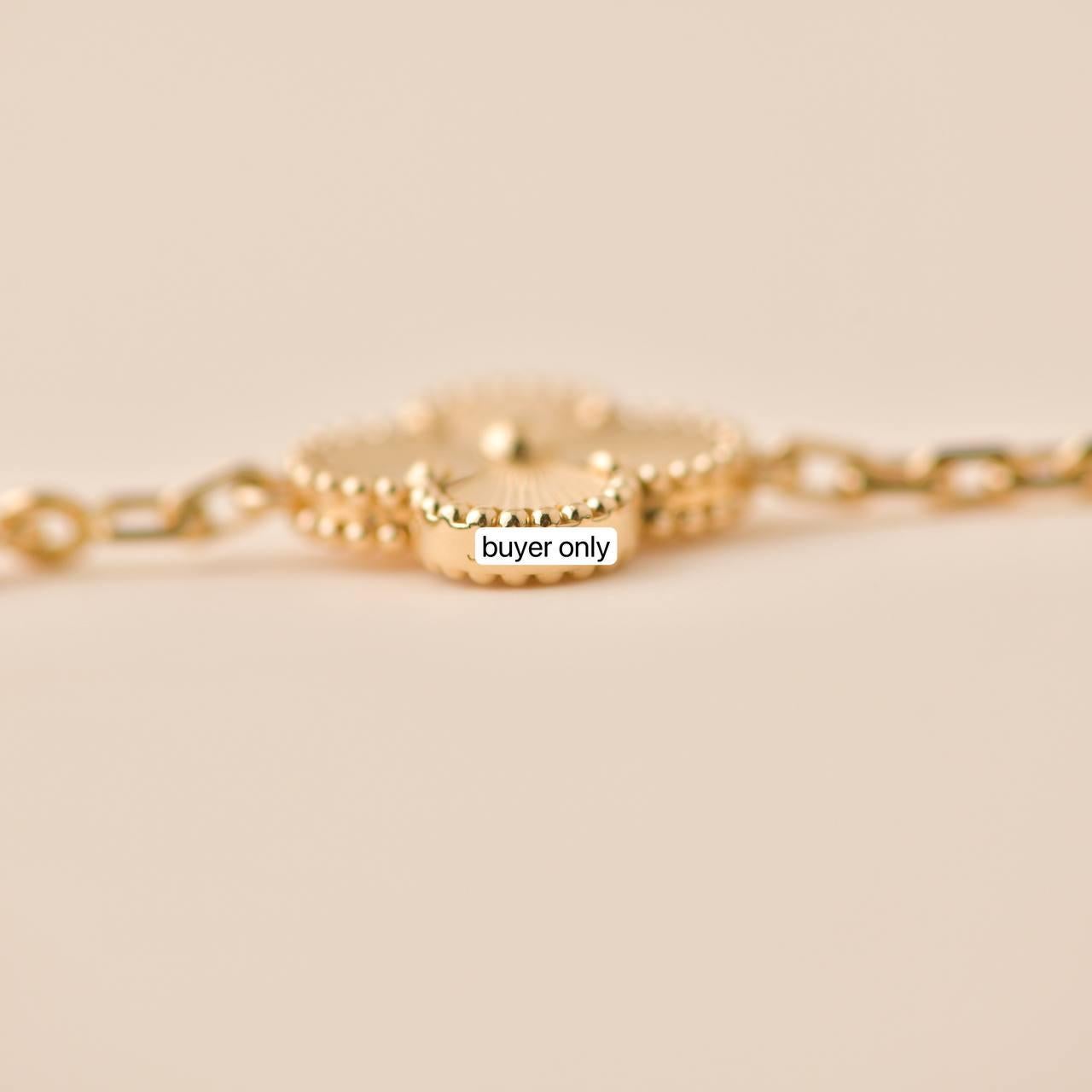 Van Cleef & Arpels Vintage Alhambra Guilloché 5 Motiv 18K Gelbgold-Armband 1