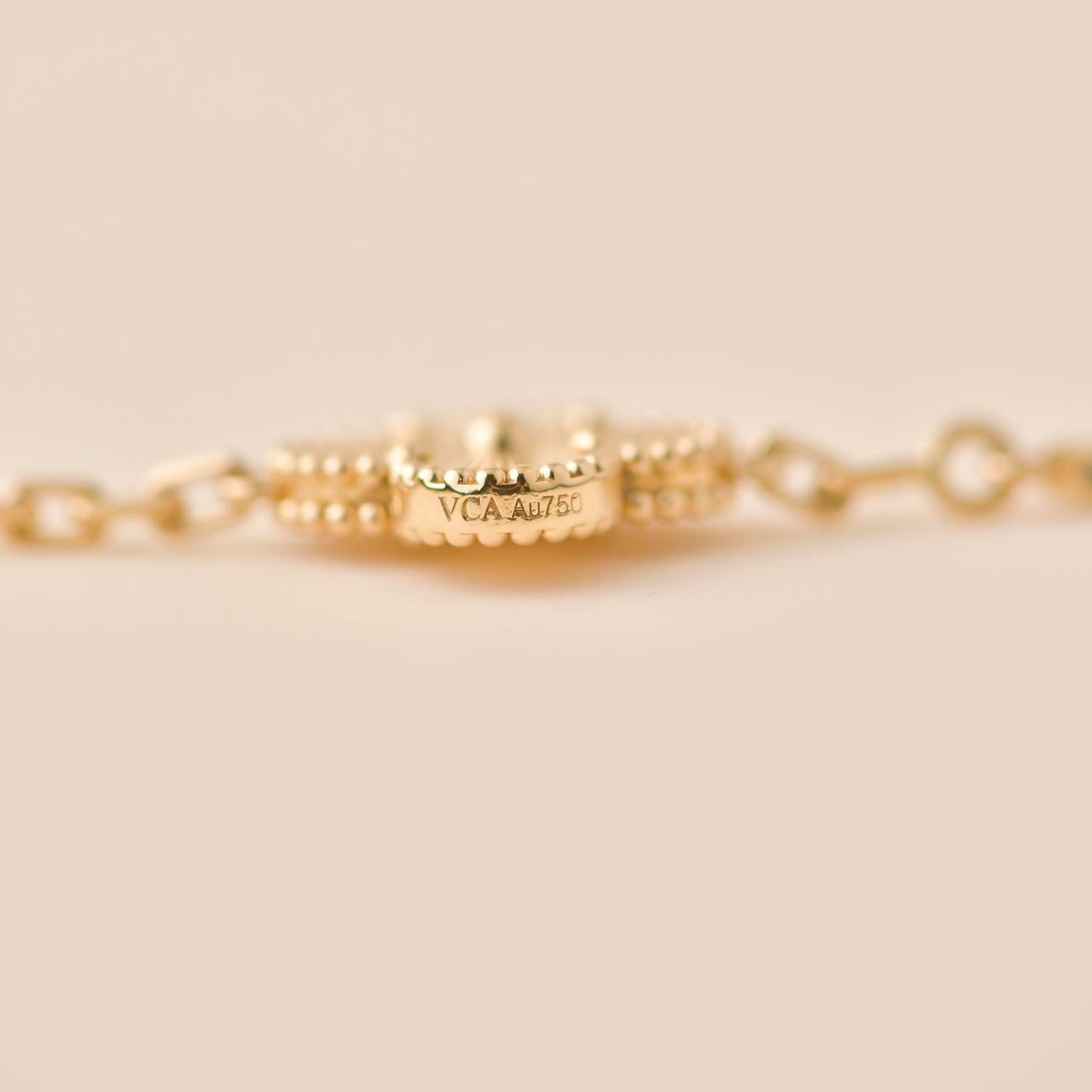 Van Cleef & Arpels Vintage Alhambra Guilloché 5 Motiv 18K Gelbgold-Armband 2