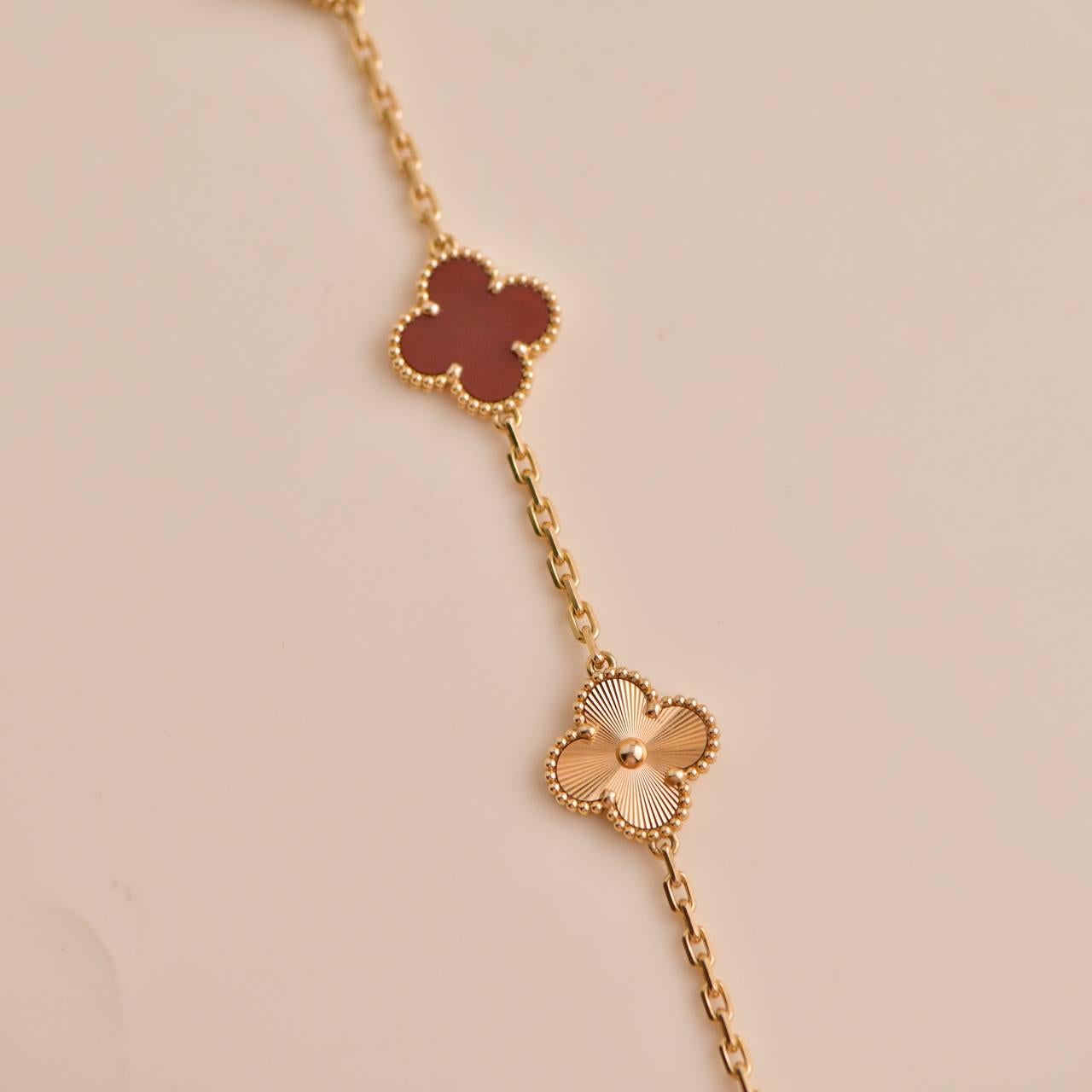 Van Cleef & Arpels Vintage Alhambra Guilloche Carnelian Rose Gold Bracelet In Excellent Condition For Sale In Banbury, GB