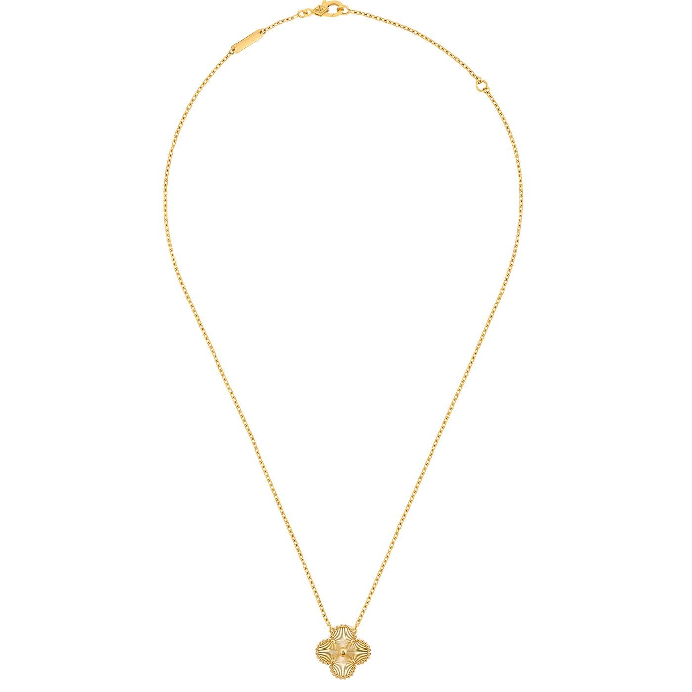 Modernista Van Cleef & Arpels Vintage Alhambra Collana con ciondolo Guilloche in oro giallo 18 carati in vendita