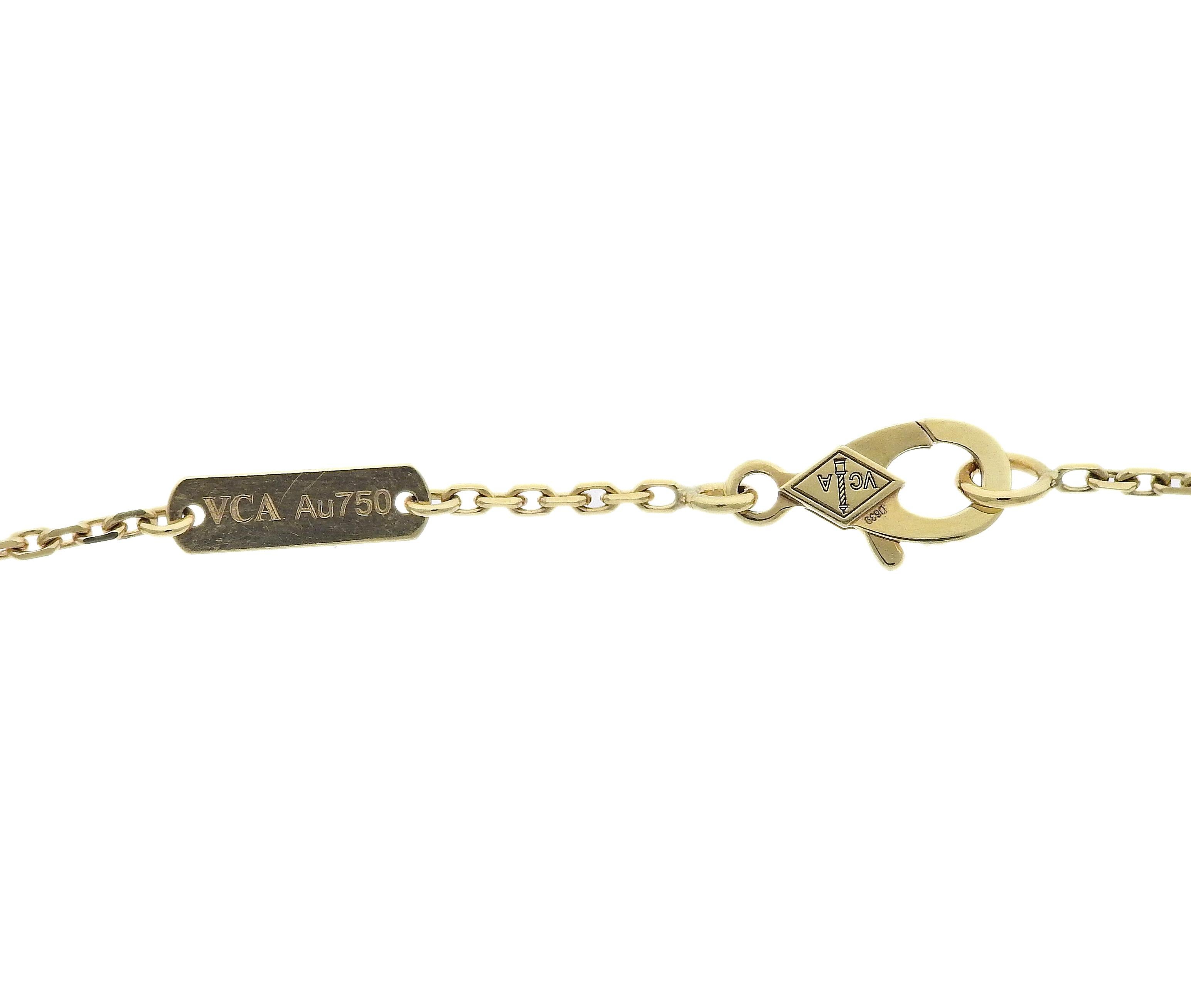 alhambra guilloche necklace