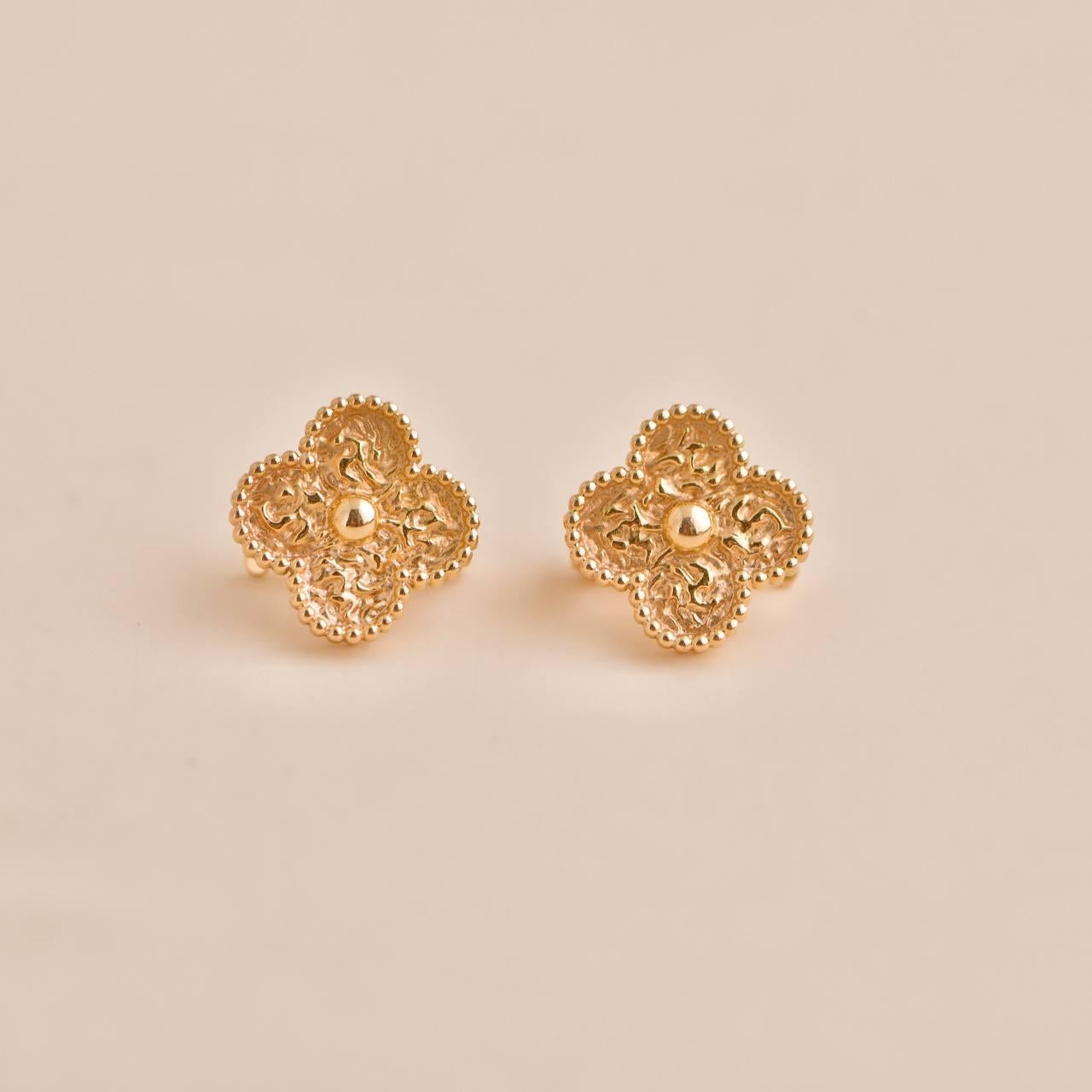 Women's or Men's Van Cleef & Arpels Vintage Alhambra Hammered 18K Rose Gold Earrings