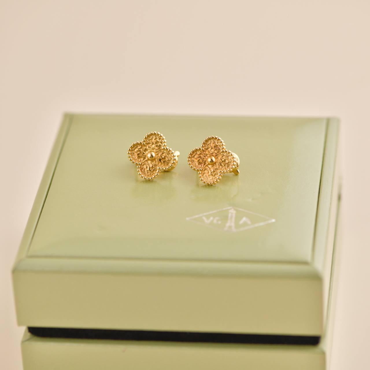 Women's or Men's Van Cleef & Arpels Vintage Alhambra Hammered 18K Yellow Gold Earrings