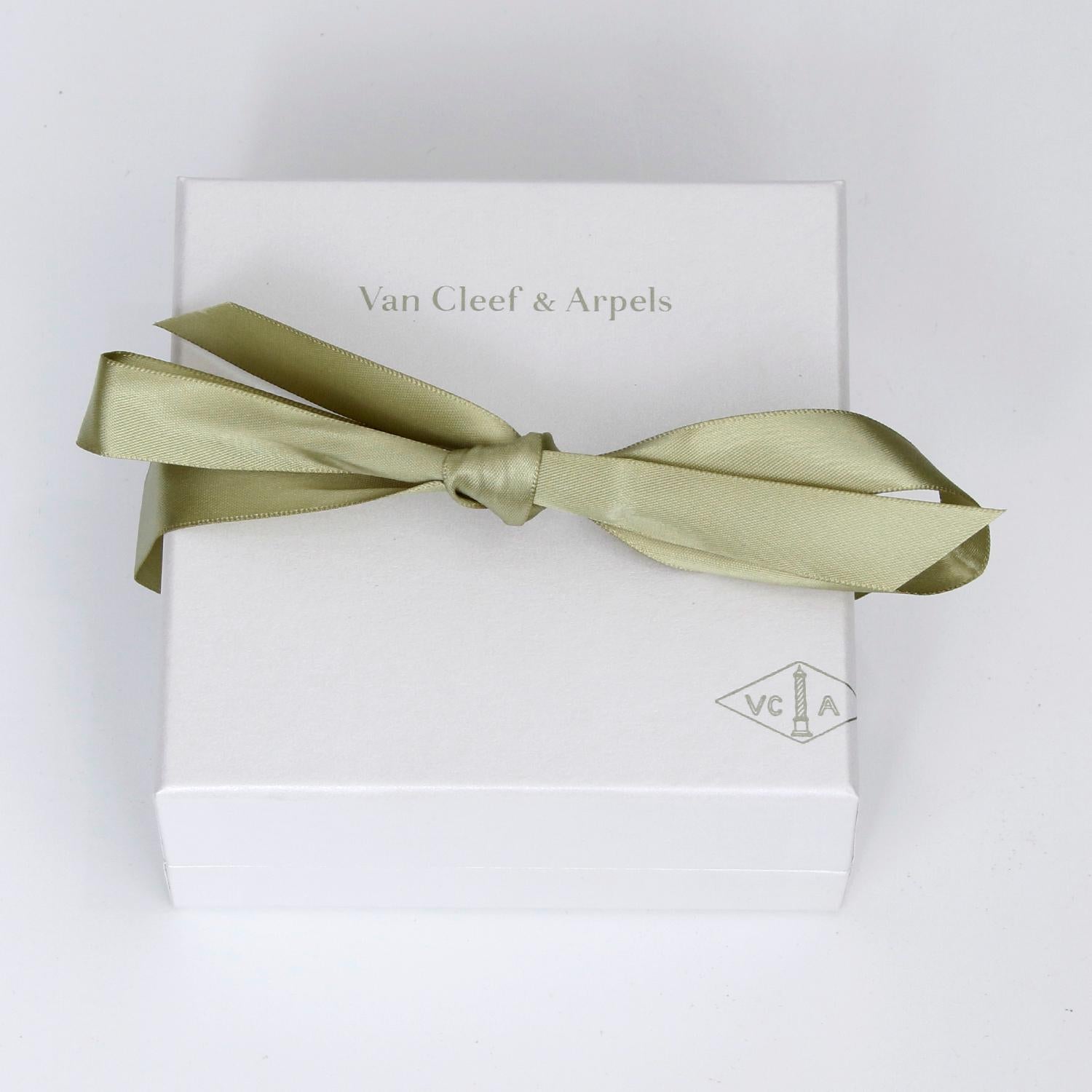 Van Cleef & Arpels Vintage Alhambra Hammered 18K Yellow Gold Earrings In Excellent Condition In Dallas, TX