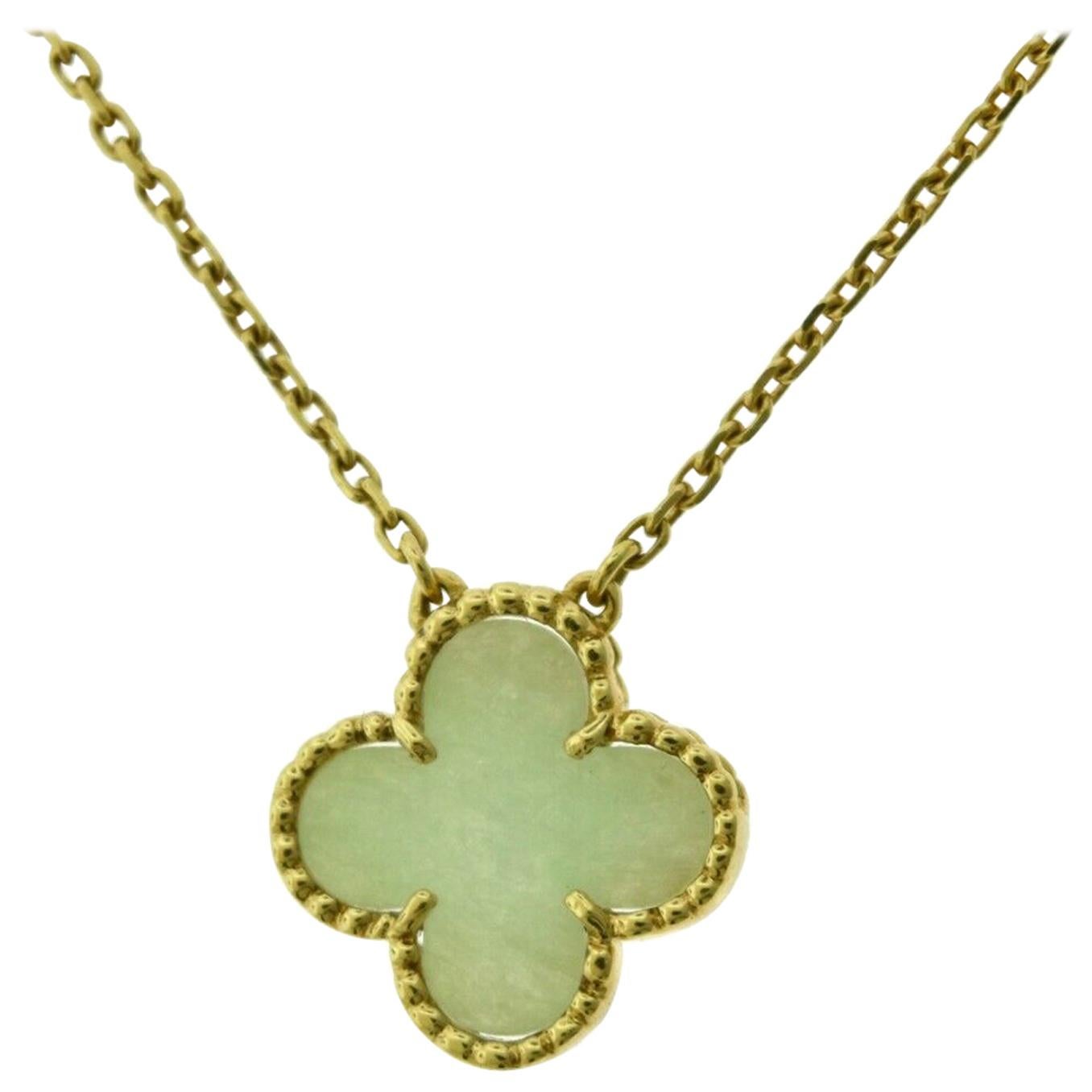 Van Cleef & Arpels Vintage Alhambra Jade 1 Motif 18 Karat Gold Pendant Necklace