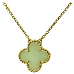 Van Cleef & Arpels Vintage Alhambra Jade 1 Motif 18 Karat Gold Pendant Necklace