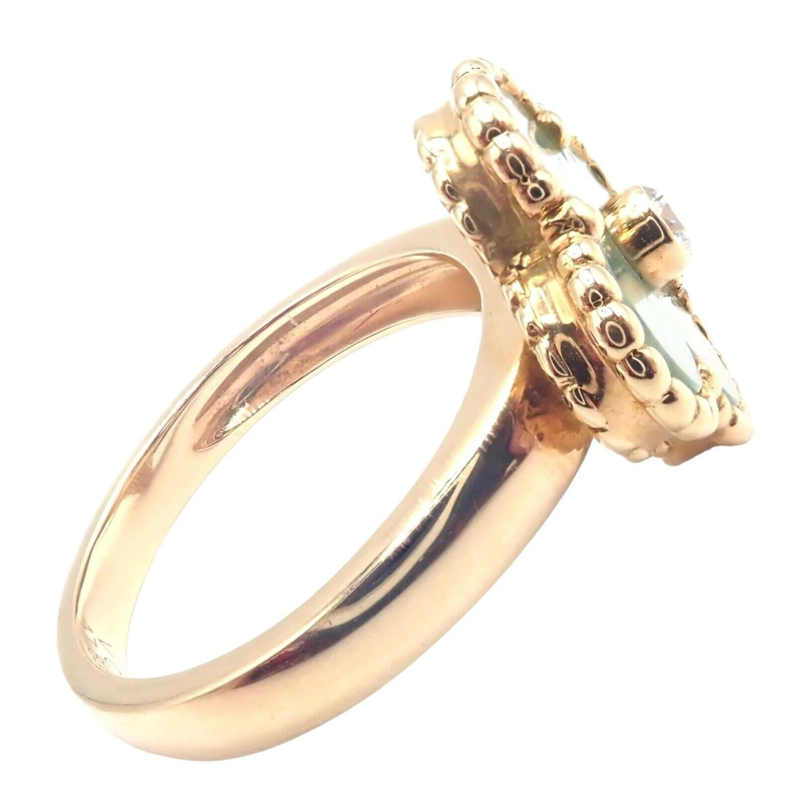 Van Cleef & Arpels Vintage Alhambra 18k Gelbgold Diamant Jade Ring.
Der zertifizierte Van Cleef & Arpels Vintage Alhambra Ring aus 18 Karat Gelbgold mit Diamanten und Jade ist ein prächtiges Stück, das traditionelle Eleganz mit zeitgenössischem