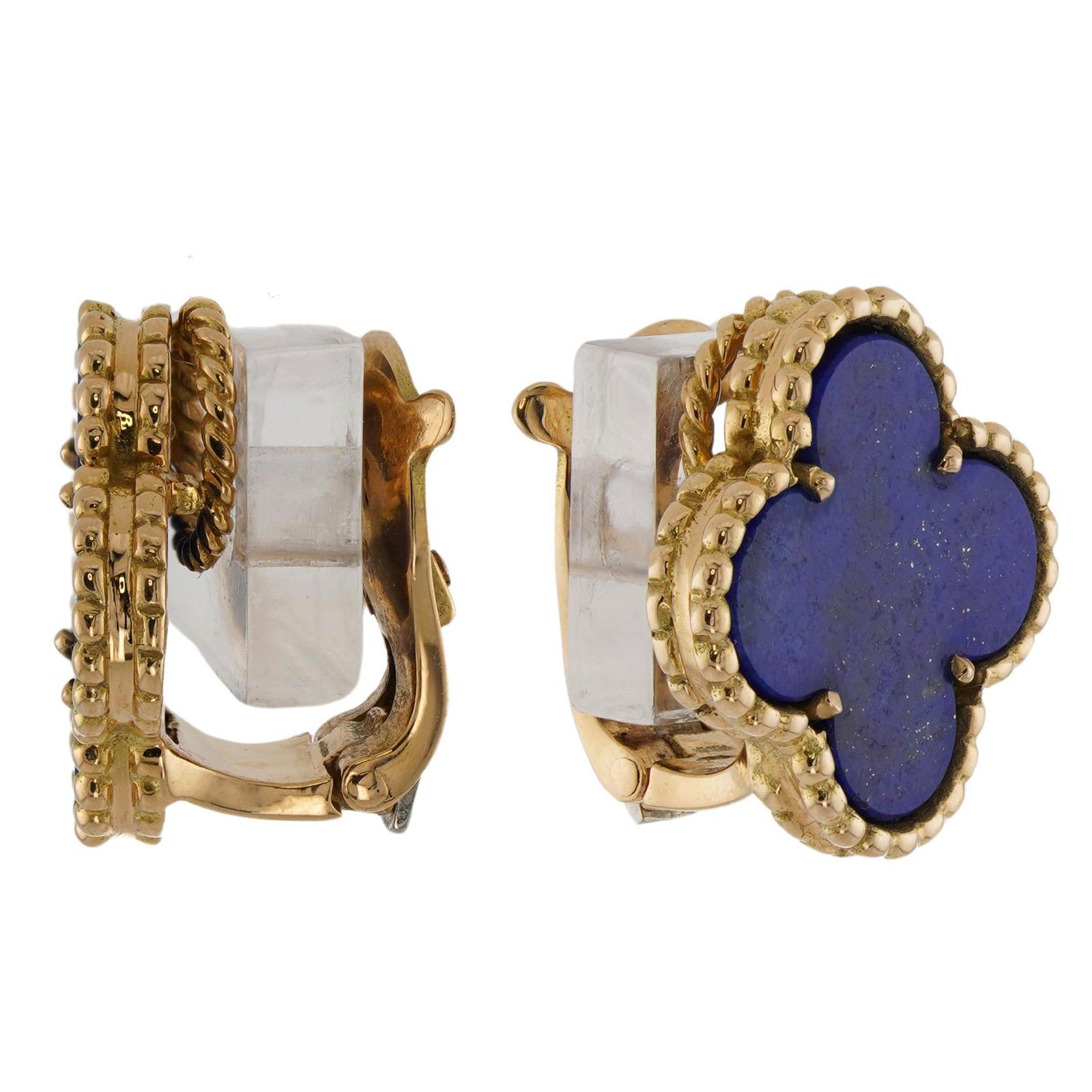 VAN CLEEF & ARPELS Vintage Alhambra Lapis Lasuli 18k Yellow Gold Clip-on Earring In Good Condition For Sale In New York, NY