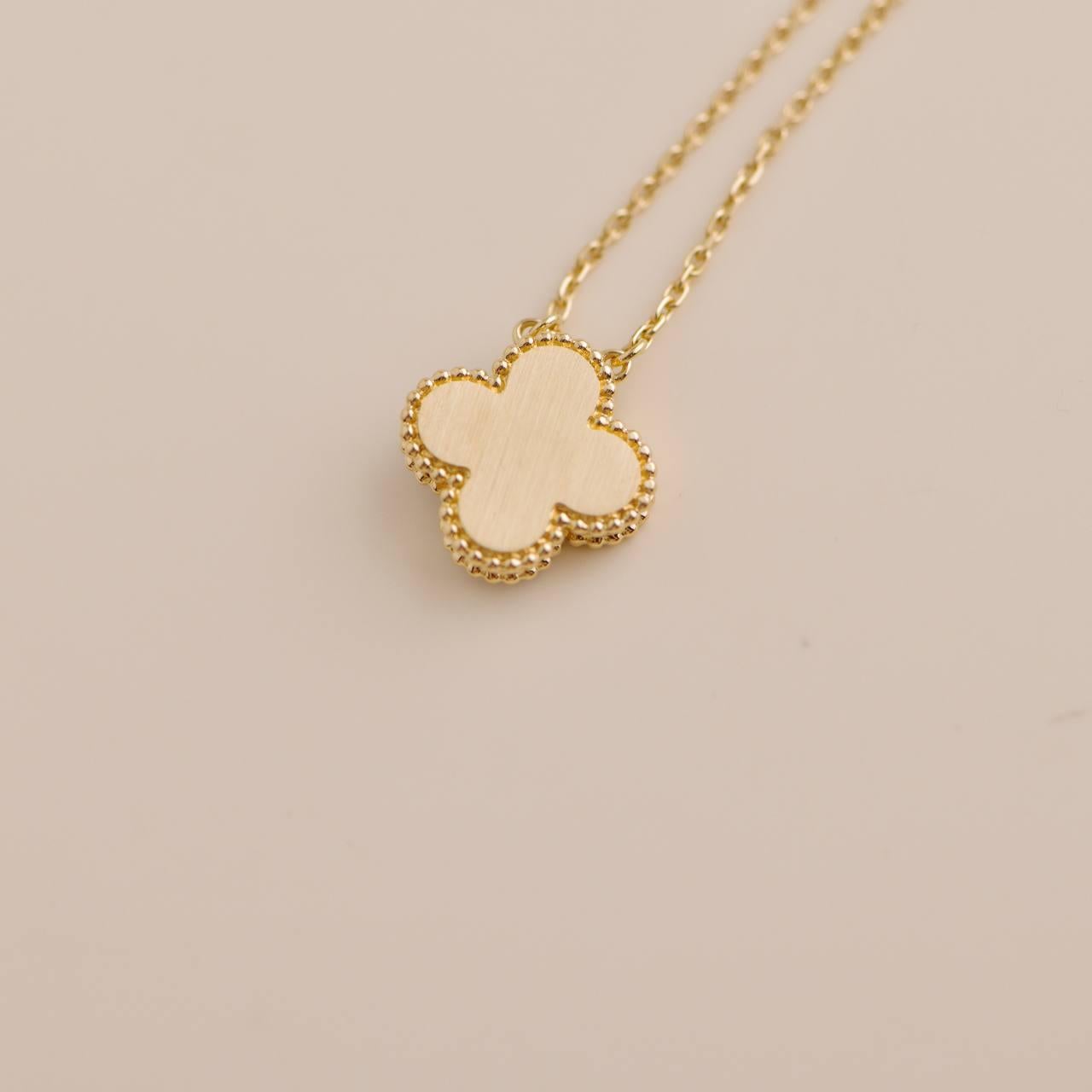 van cleef holiday pendant 2024