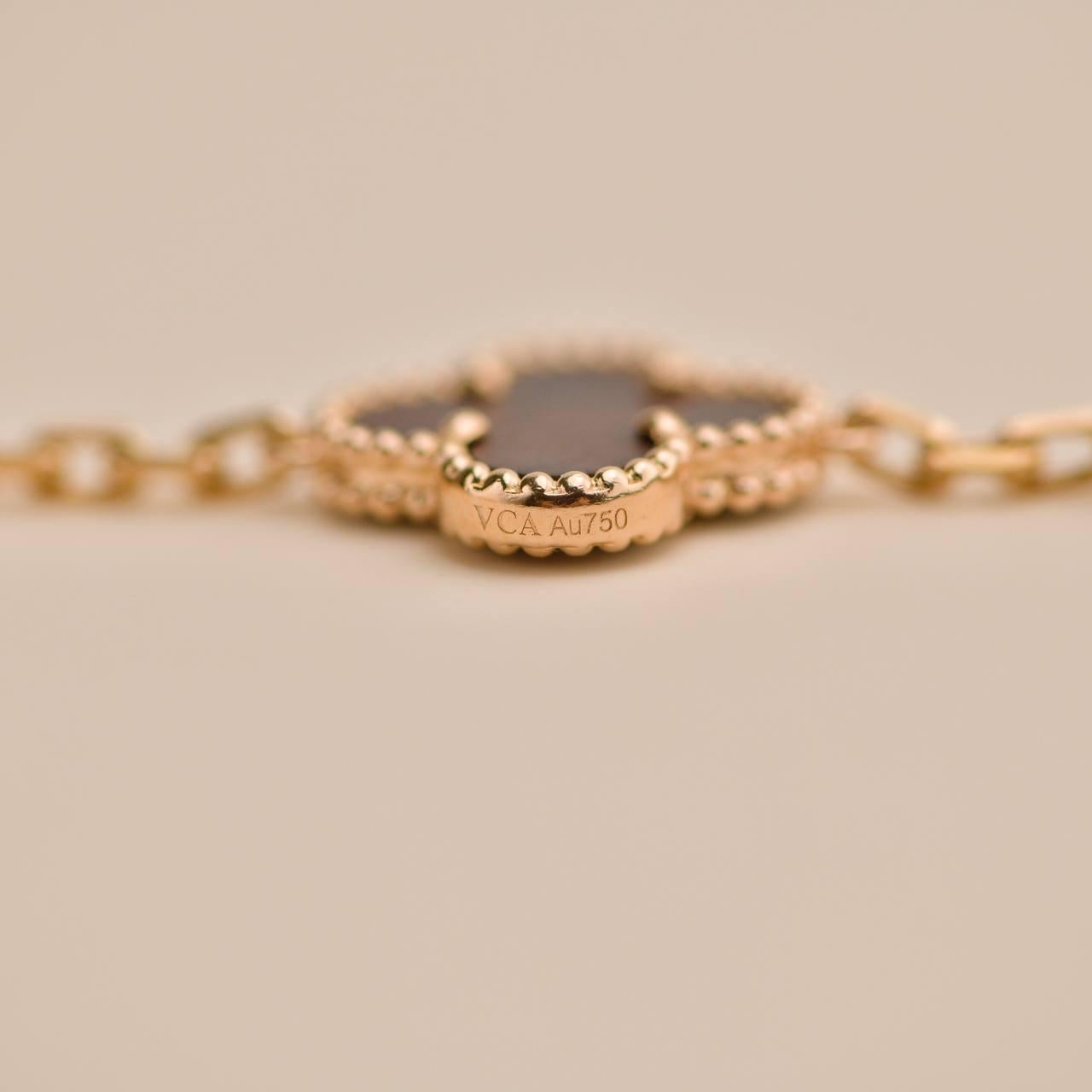 Van Cleef & Arpels Bracciale vintage Alhambra Letterwood 5 Motif in oro rosa 18 carati in vendita 2